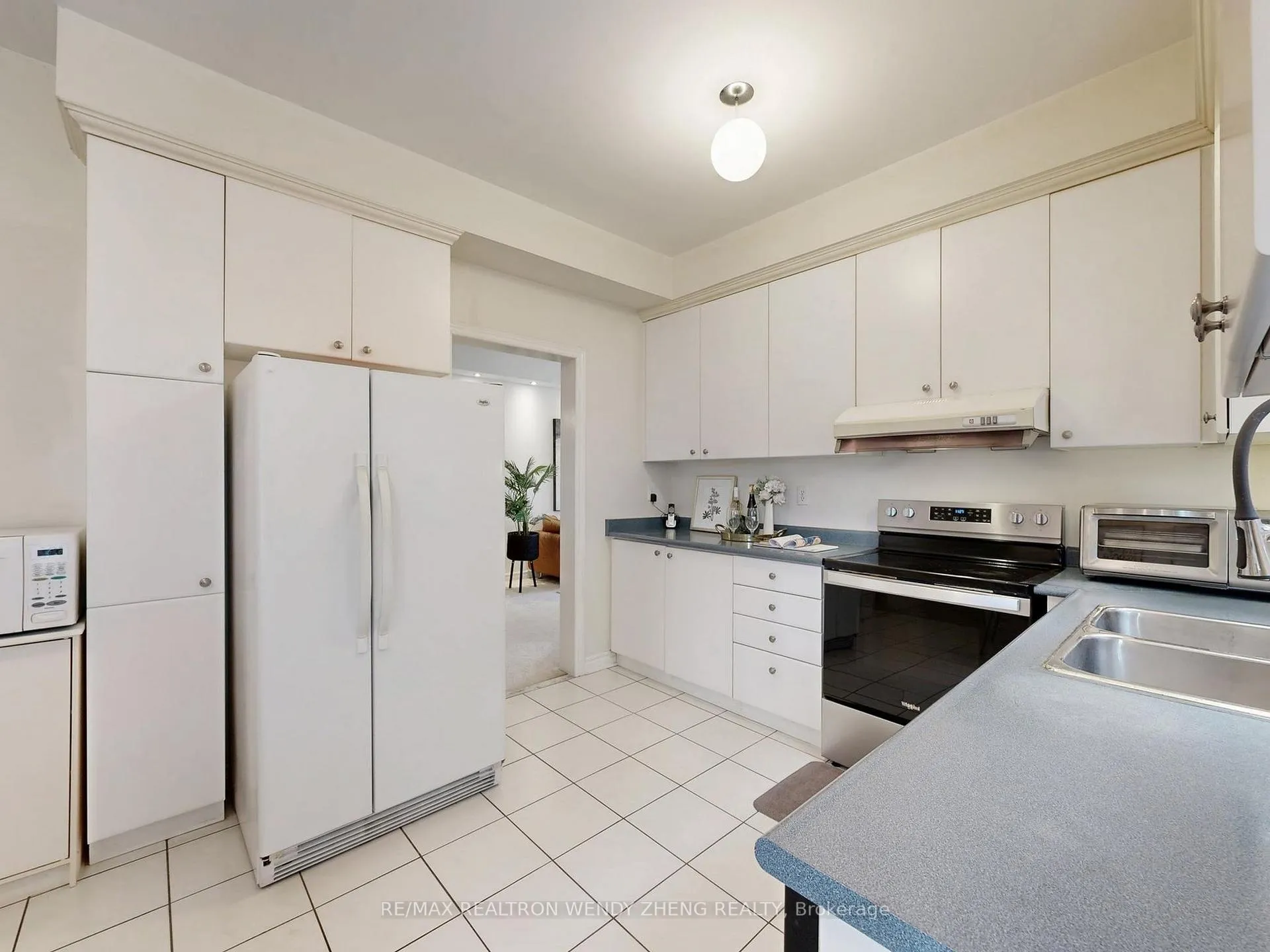 Photo 10 of 75 Macon Place, Markham, Milliken Mills West — HOMEH