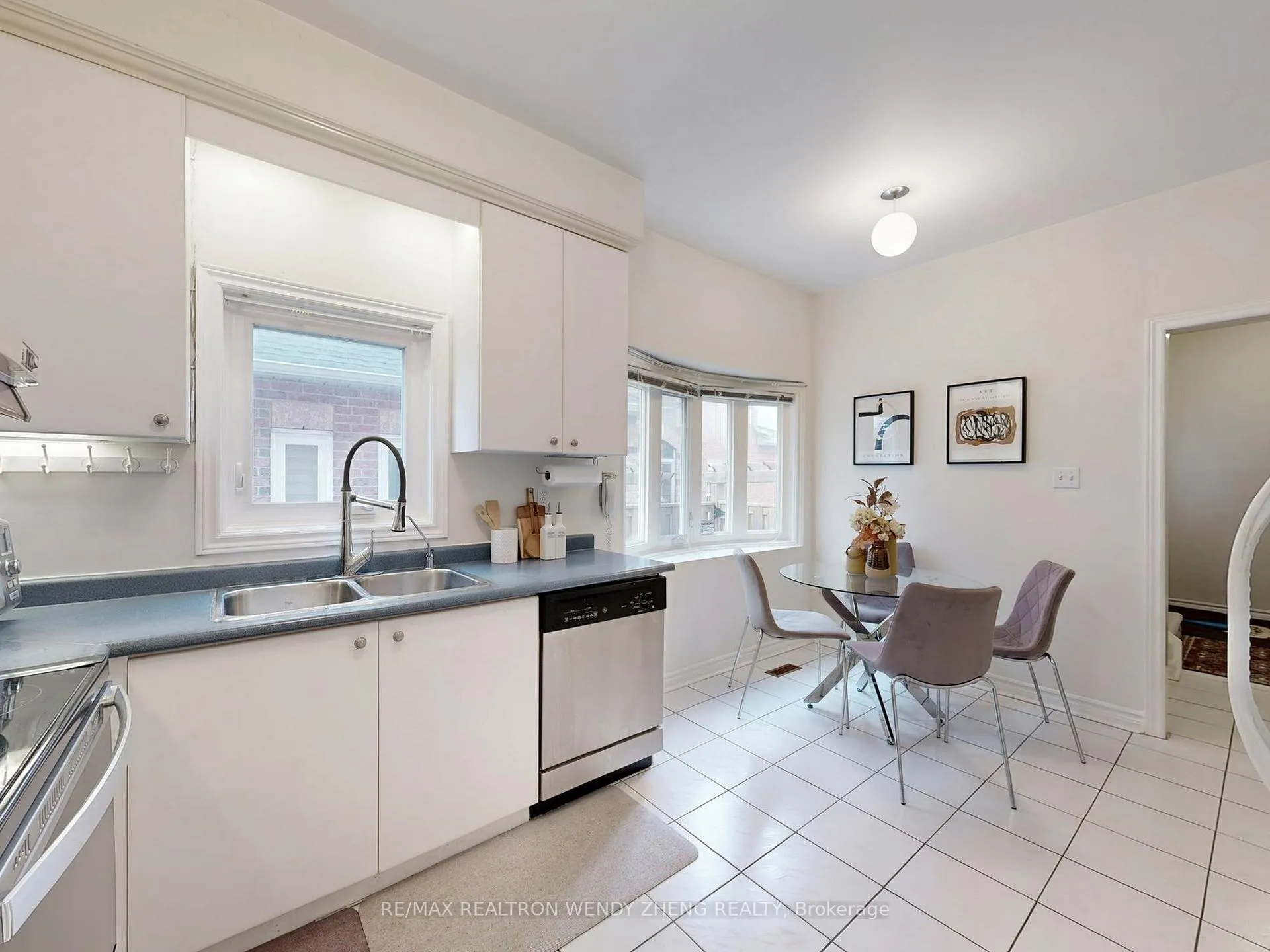 Photo 11 of 75 Macon Place, Markham, Milliken Mills West — HOMEH