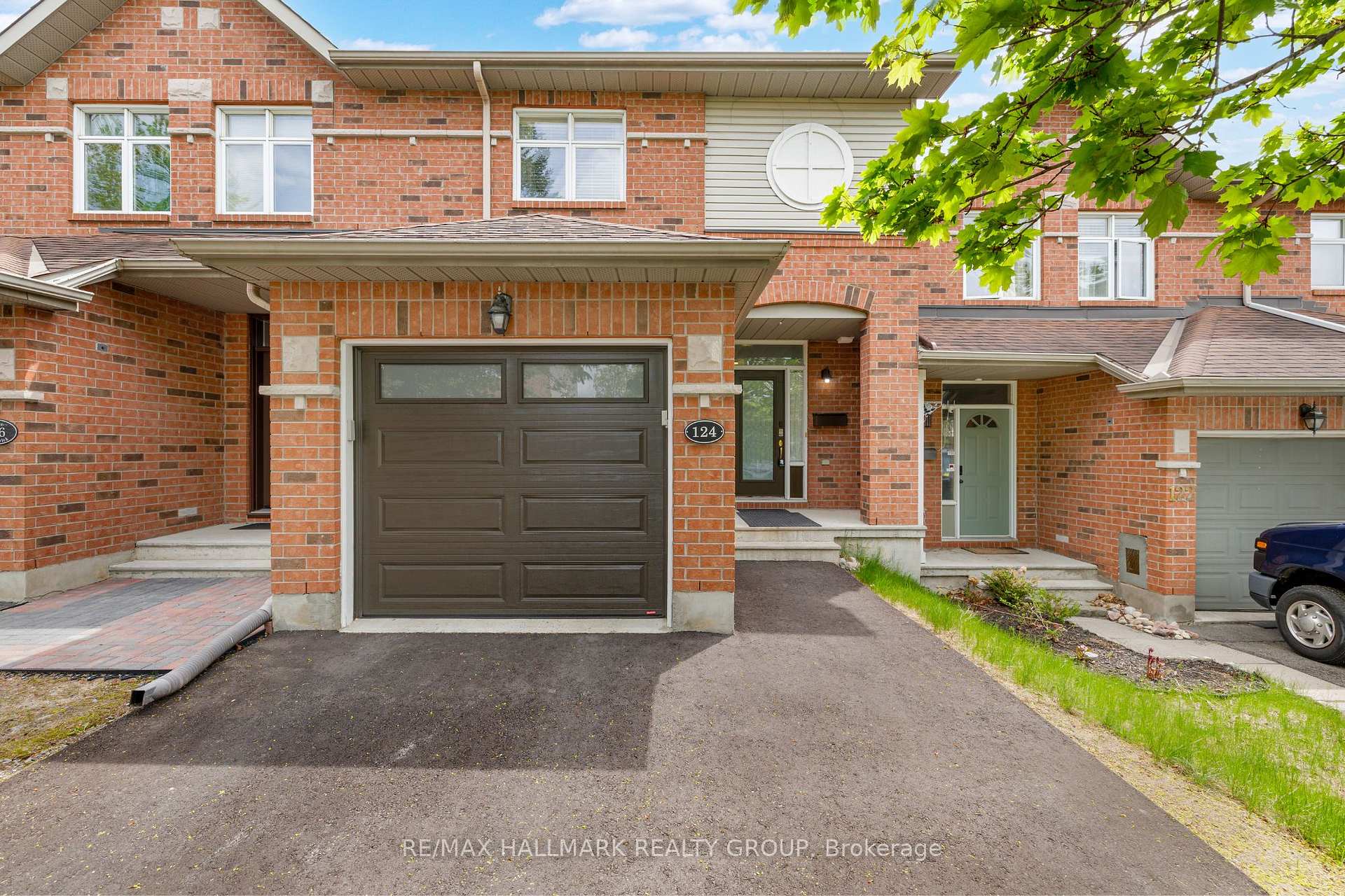 Photo 2 of 124 Kimberwick Crescent, Ottawa, Quinterra — HOMEH