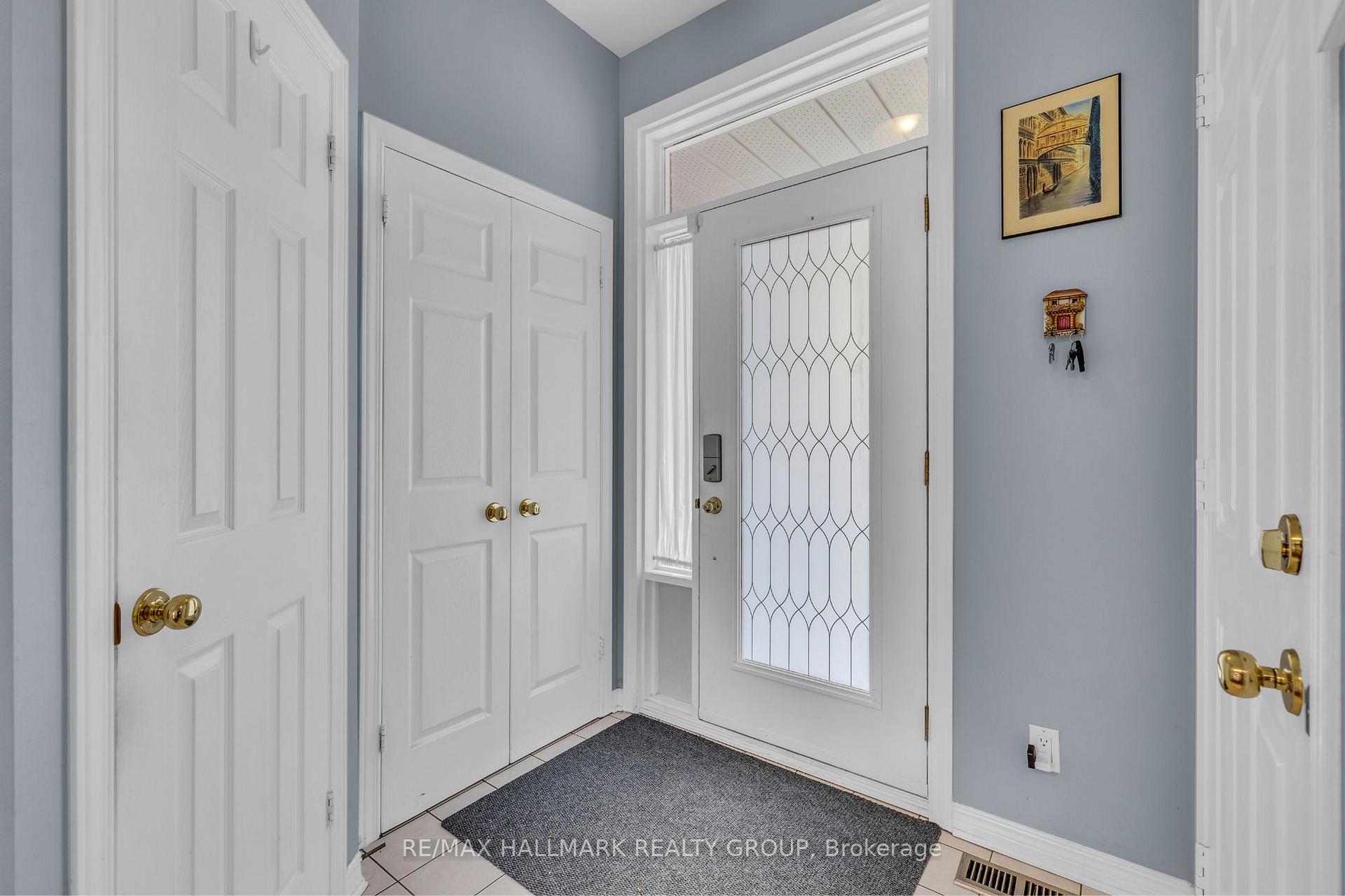 Photo 3 of 124 Kimberwick Crescent, Ottawa, Quinterra — HOMEH