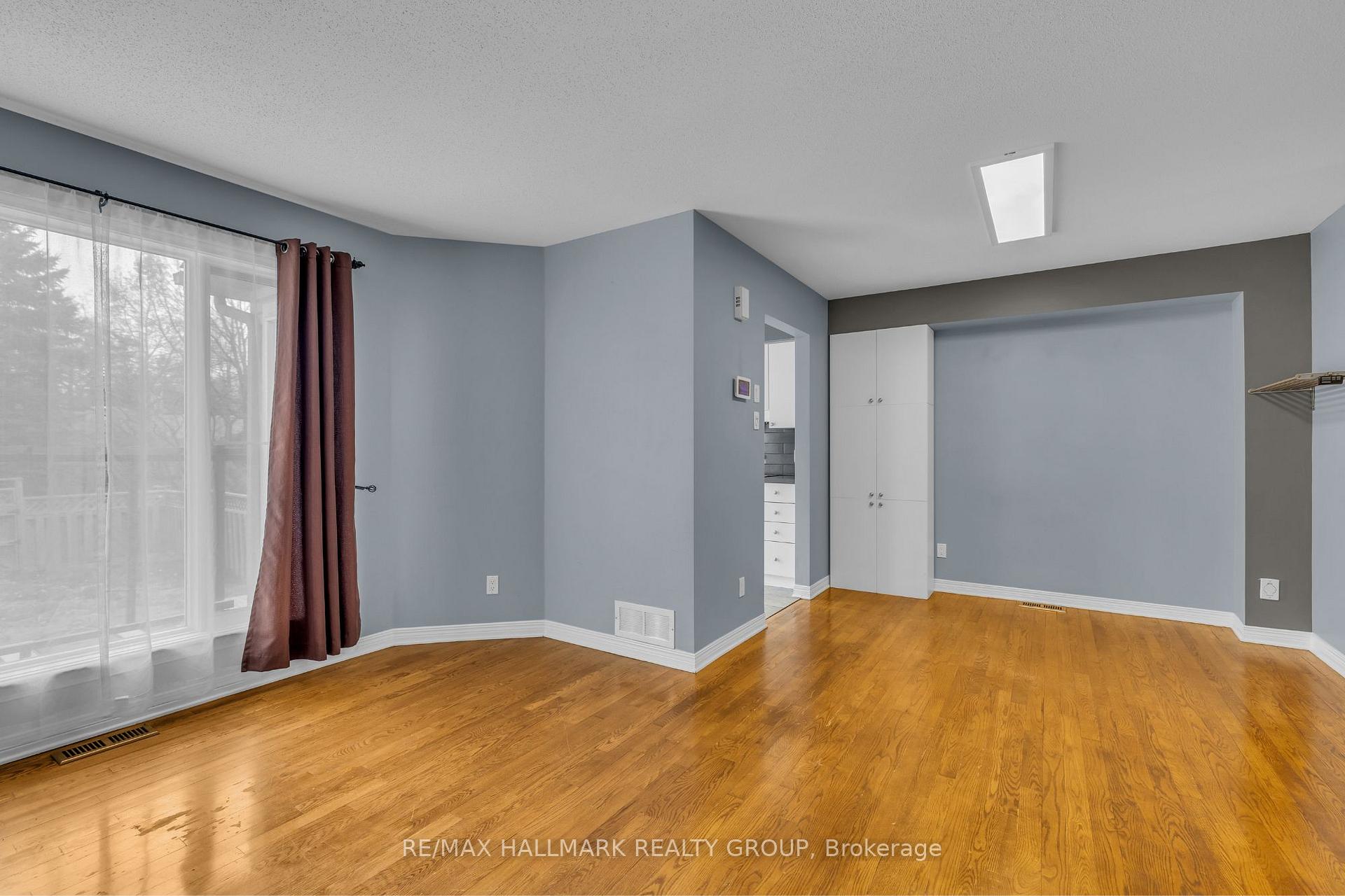 Photo 5 of 124 Kimberwick Crescent, Ottawa, Quinterra — HOMEH
