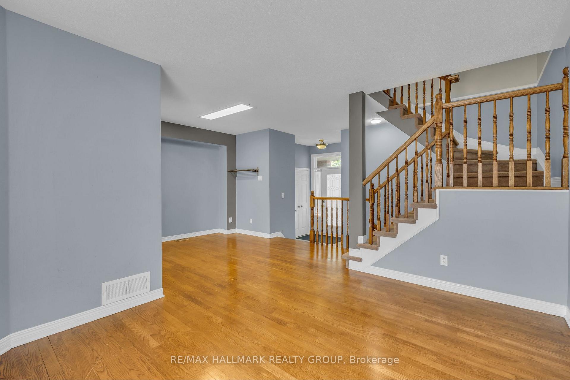 Photo 6 of 124 Kimberwick Crescent, Ottawa, Quinterra — HOMEH