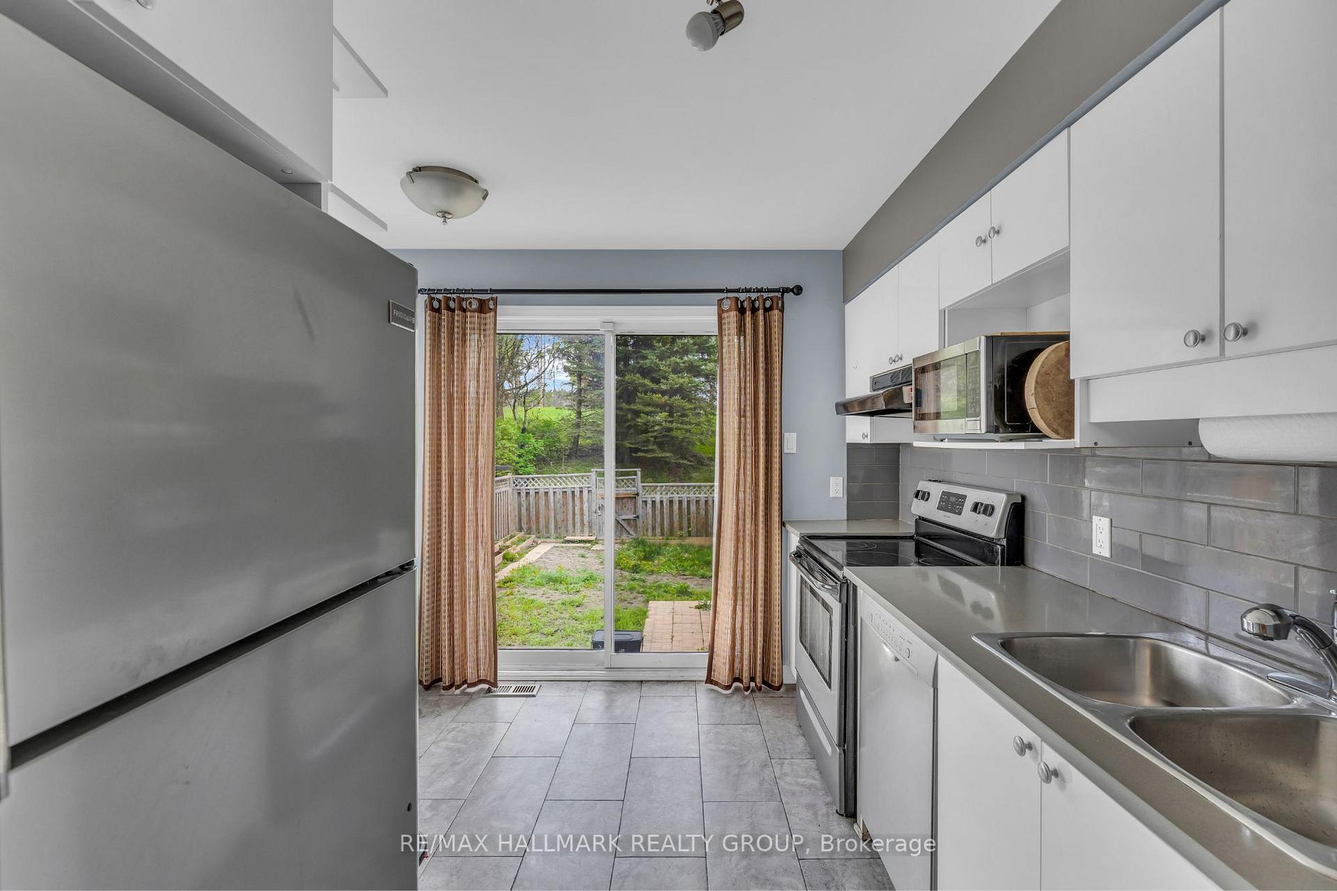 Photo 10 of 124 Kimberwick Crescent, Ottawa, Quinterra — HOMEH