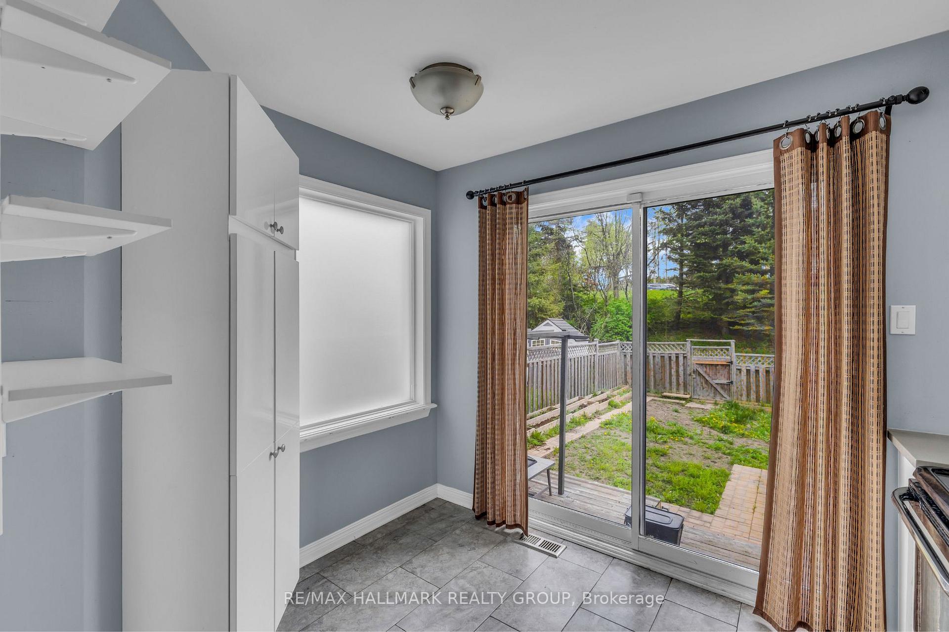 Photo 12 of 124 Kimberwick Crescent, Ottawa, Quinterra — HOMEH