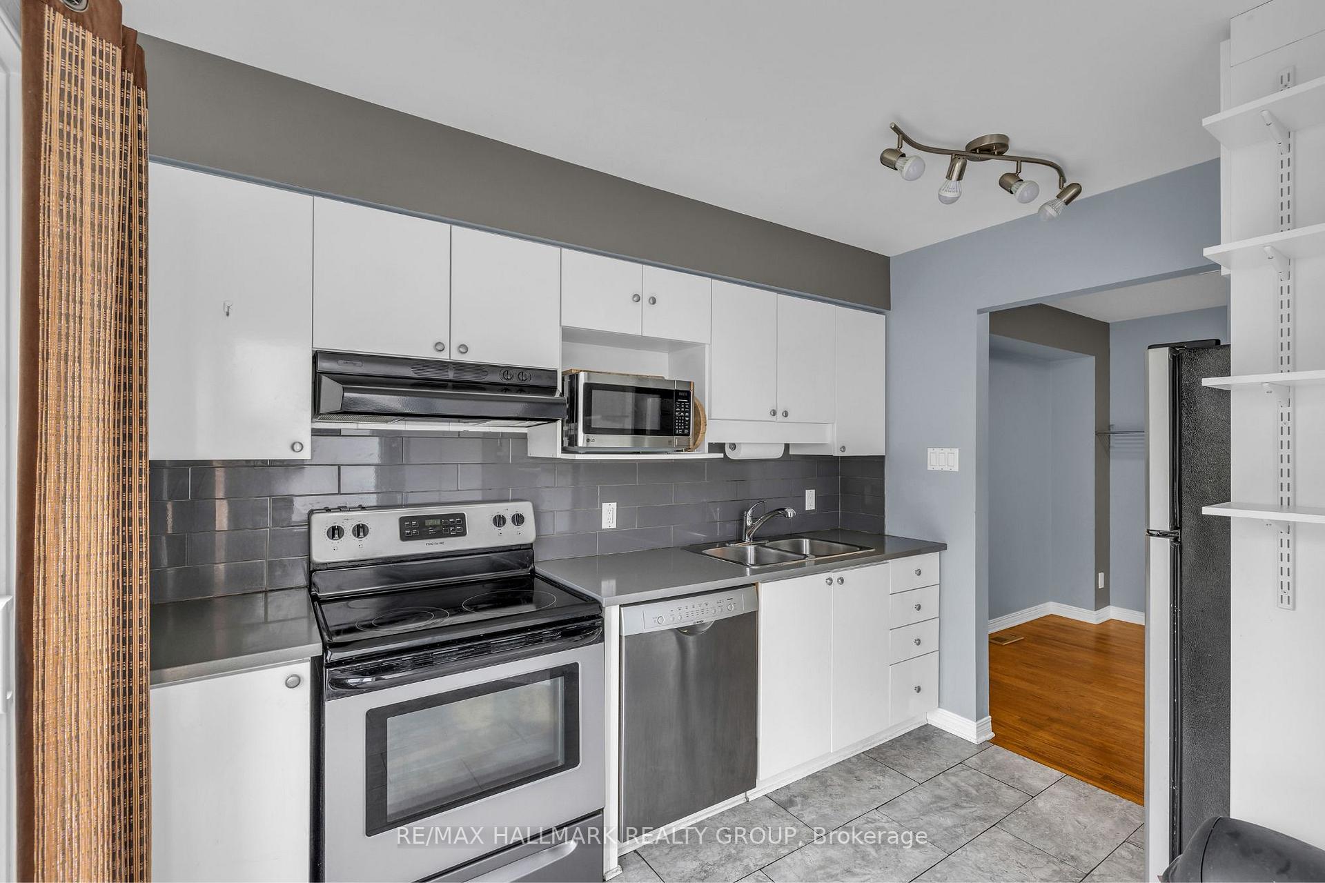 Photo 14 of 124 Kimberwick Crescent, Ottawa, Quinterra — HOMEH