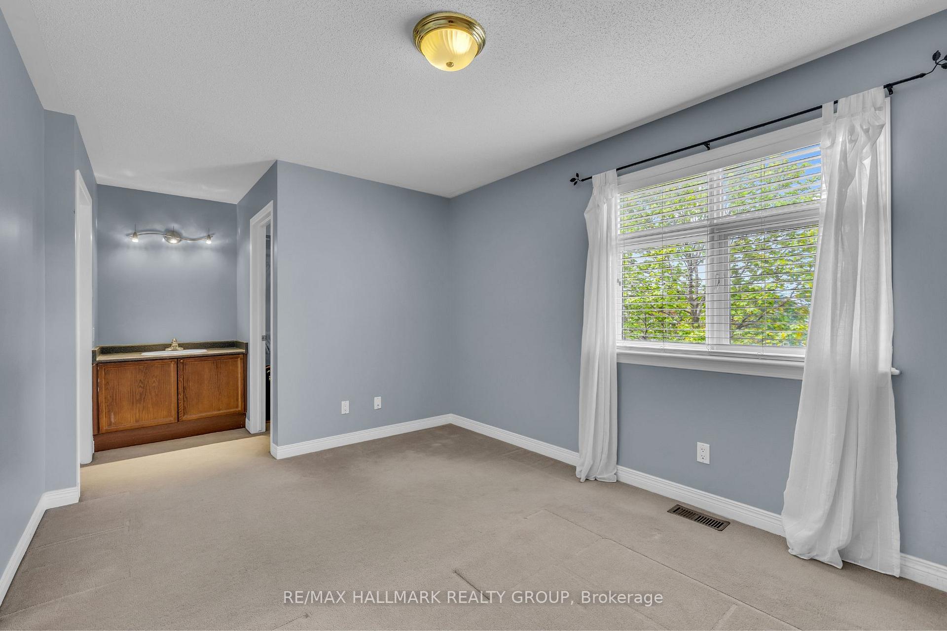 Photo 19 of 124 Kimberwick Crescent, Ottawa, Quinterra — HOMEH