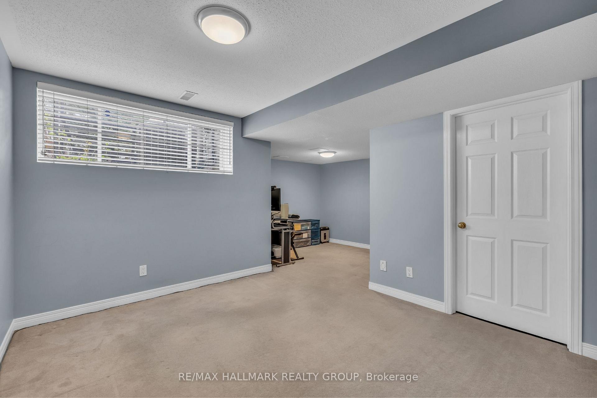 Photo 29 of 124 Kimberwick Crescent, Ottawa, Quinterra — HOMEH