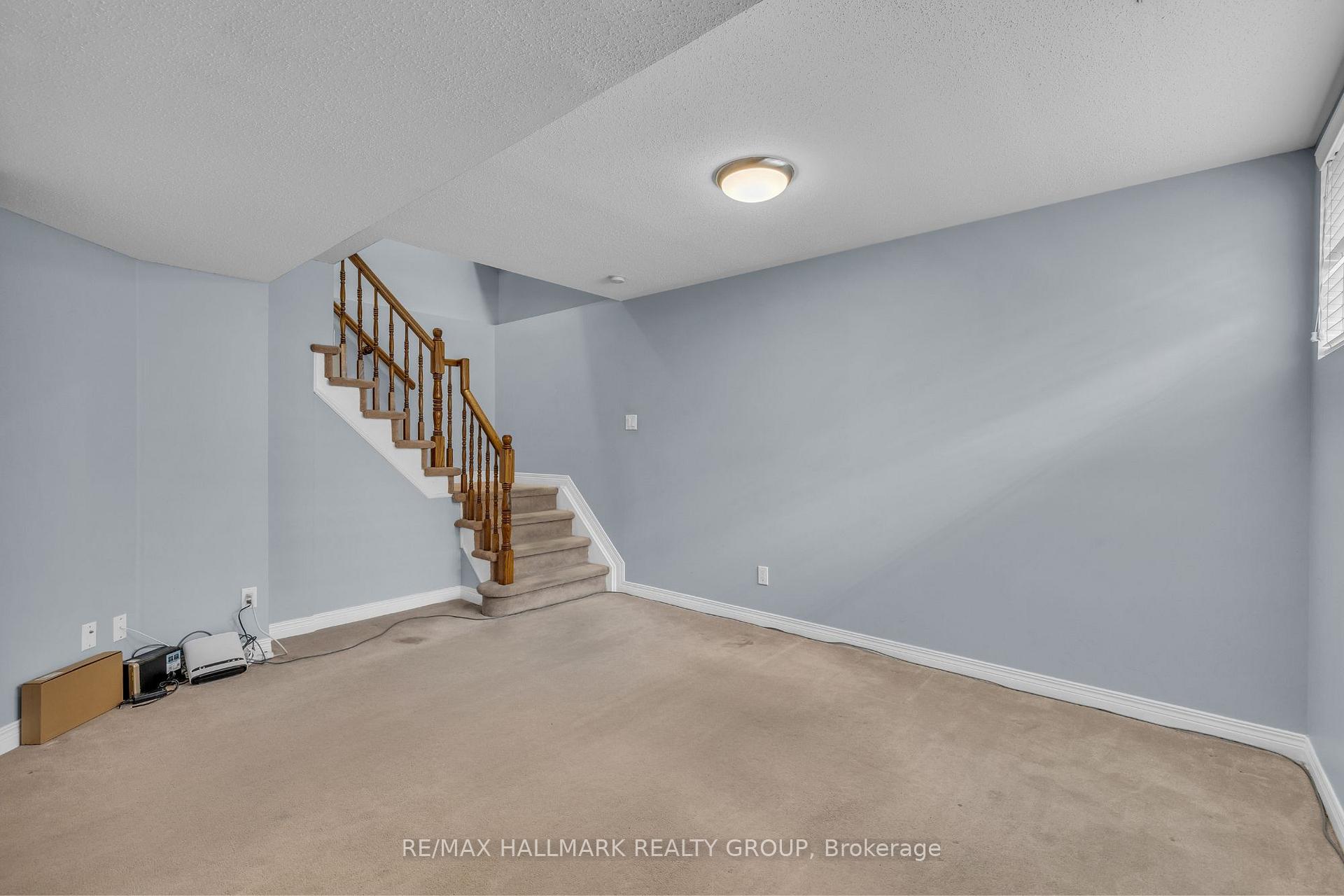 Photo 30 of 124 Kimberwick Crescent, Ottawa, Quinterra — HOMEH