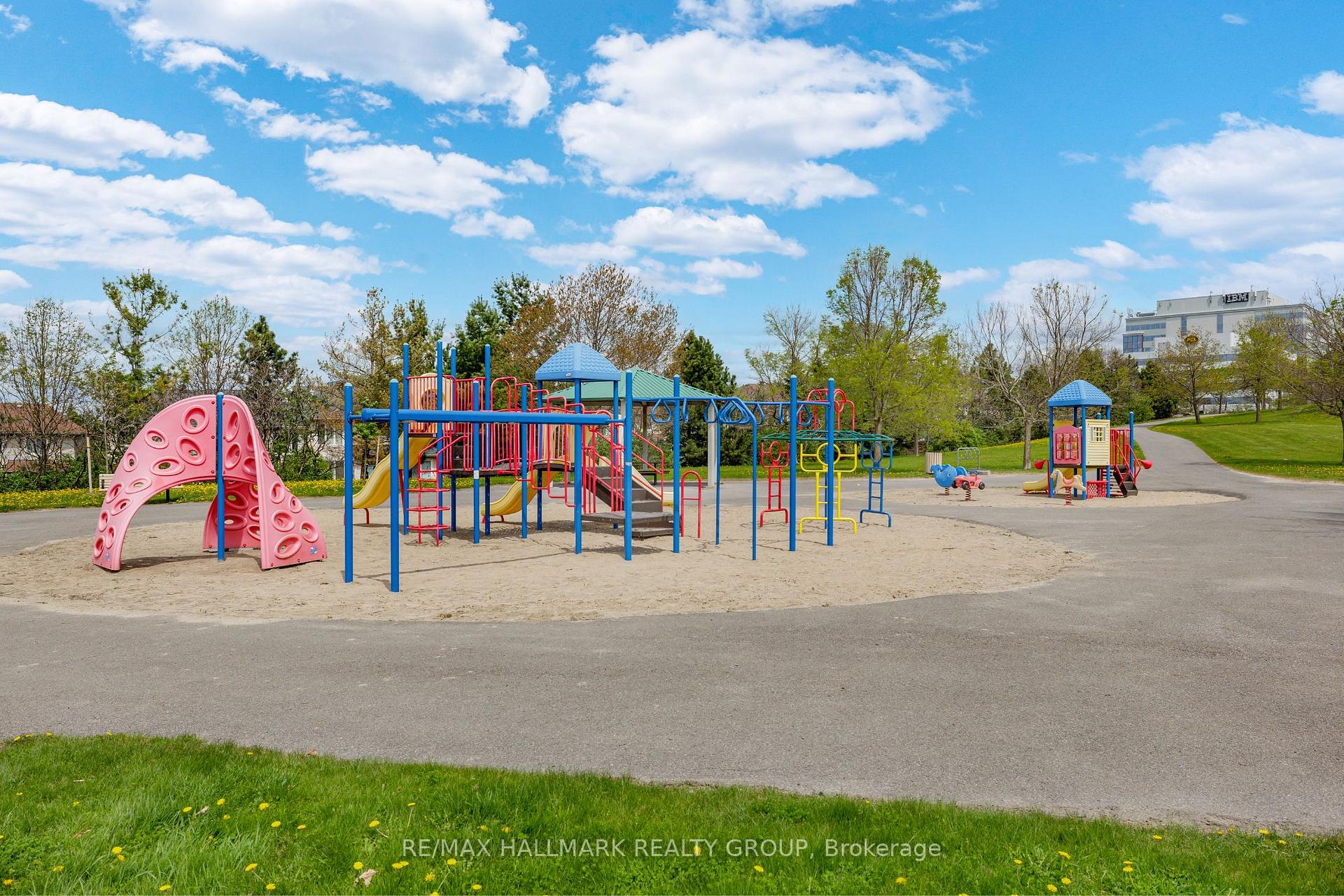 Photo 36 of 124 Kimberwick Crescent, Ottawa, Quinterra — HOMEH