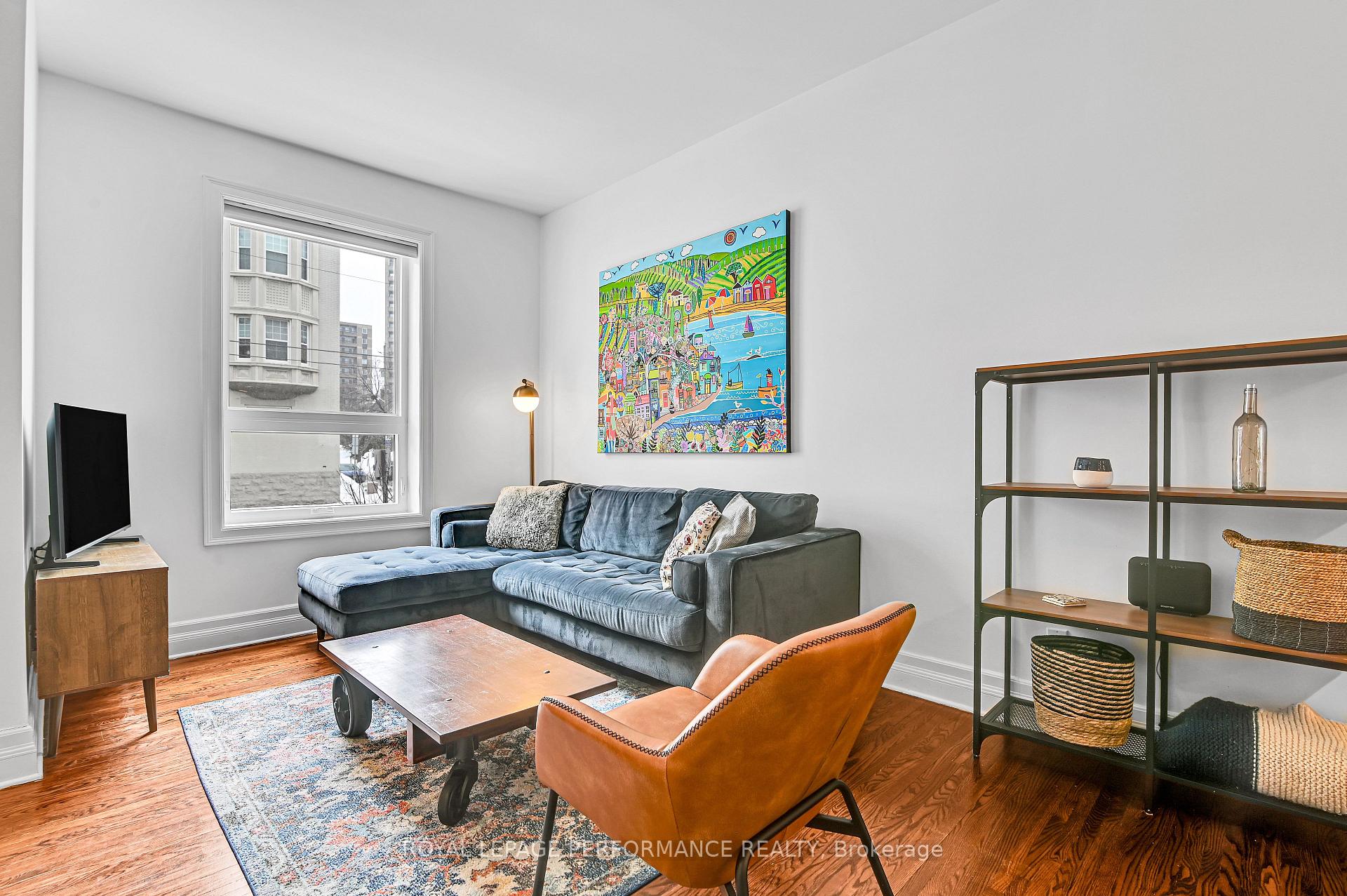 Photo 3 of 194 Charlotte Street, Ottawa, Sandy Hill — HOMEH
