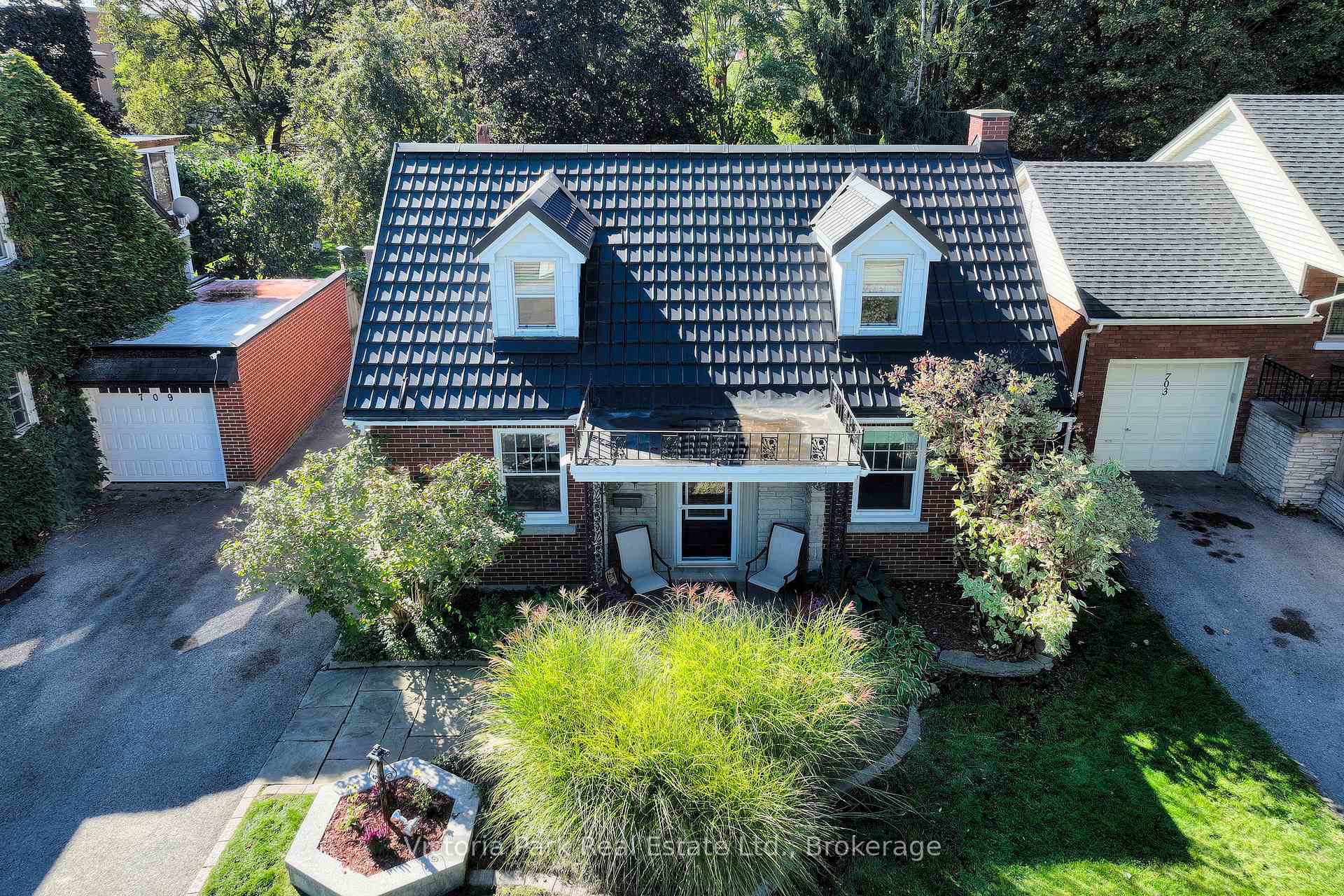 Photo 2 of 707 Rockway Drive, Kitchener — HOMEH