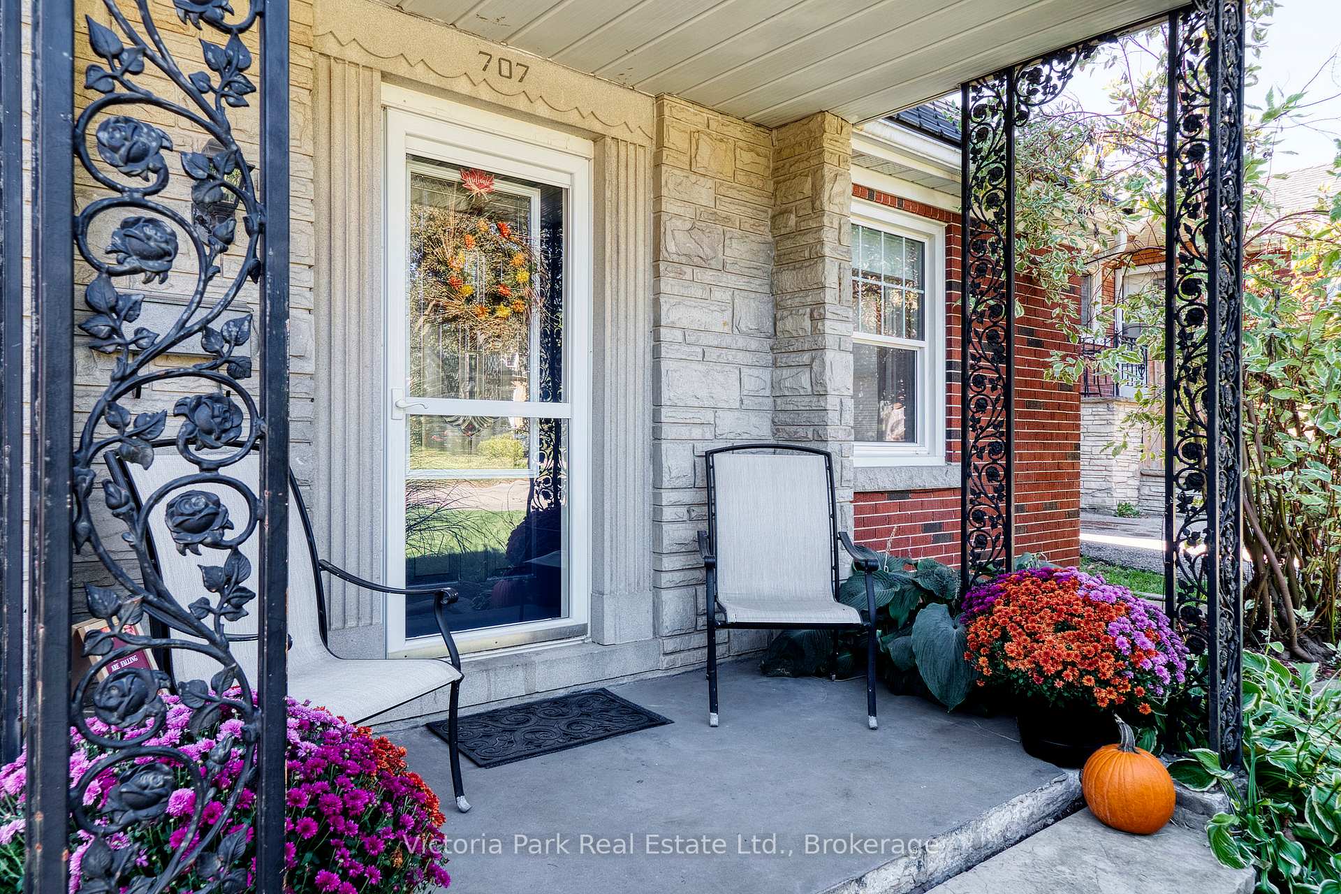 Photo 5 of 707 Rockway Drive, Kitchener — HOMEH