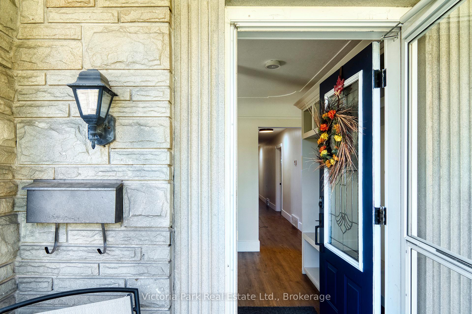 Photo 6 of 707 Rockway Drive, Kitchener — HOMEH