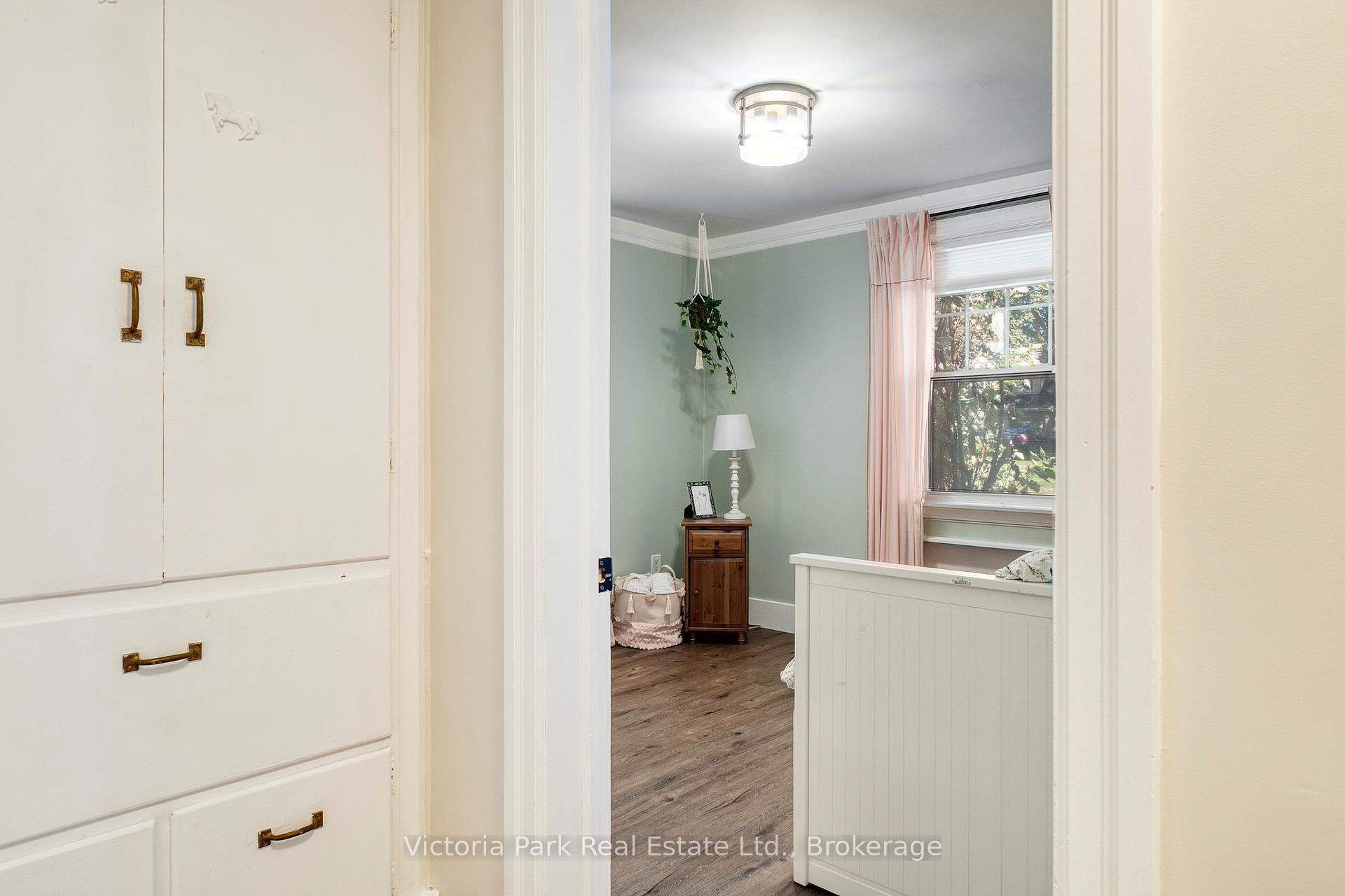 Photo 11 of 707 Rockway Drive, Kitchener — HOMEH
