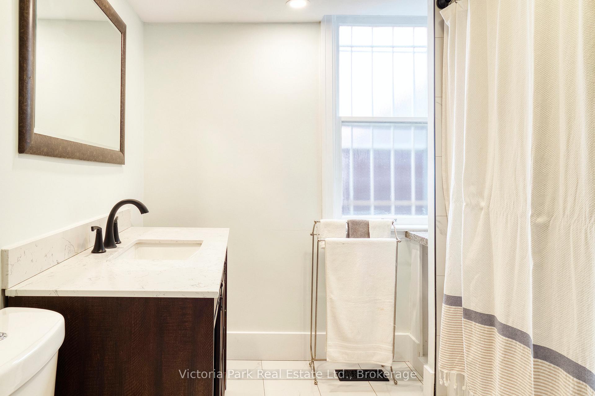 Photo 16 of 707 Rockway Drive, Kitchener — HOMEH