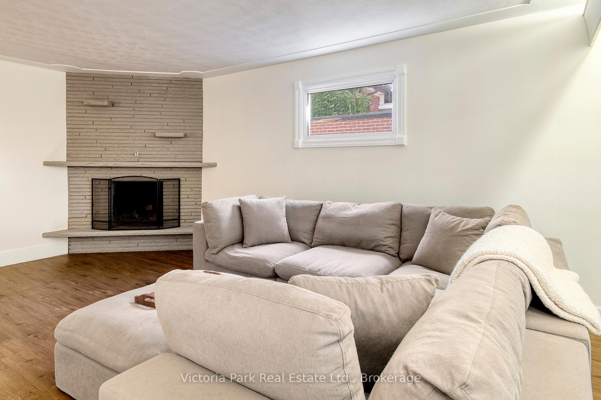 Photo 21 of 707 Rockway Drive, Kitchener — HOMEH