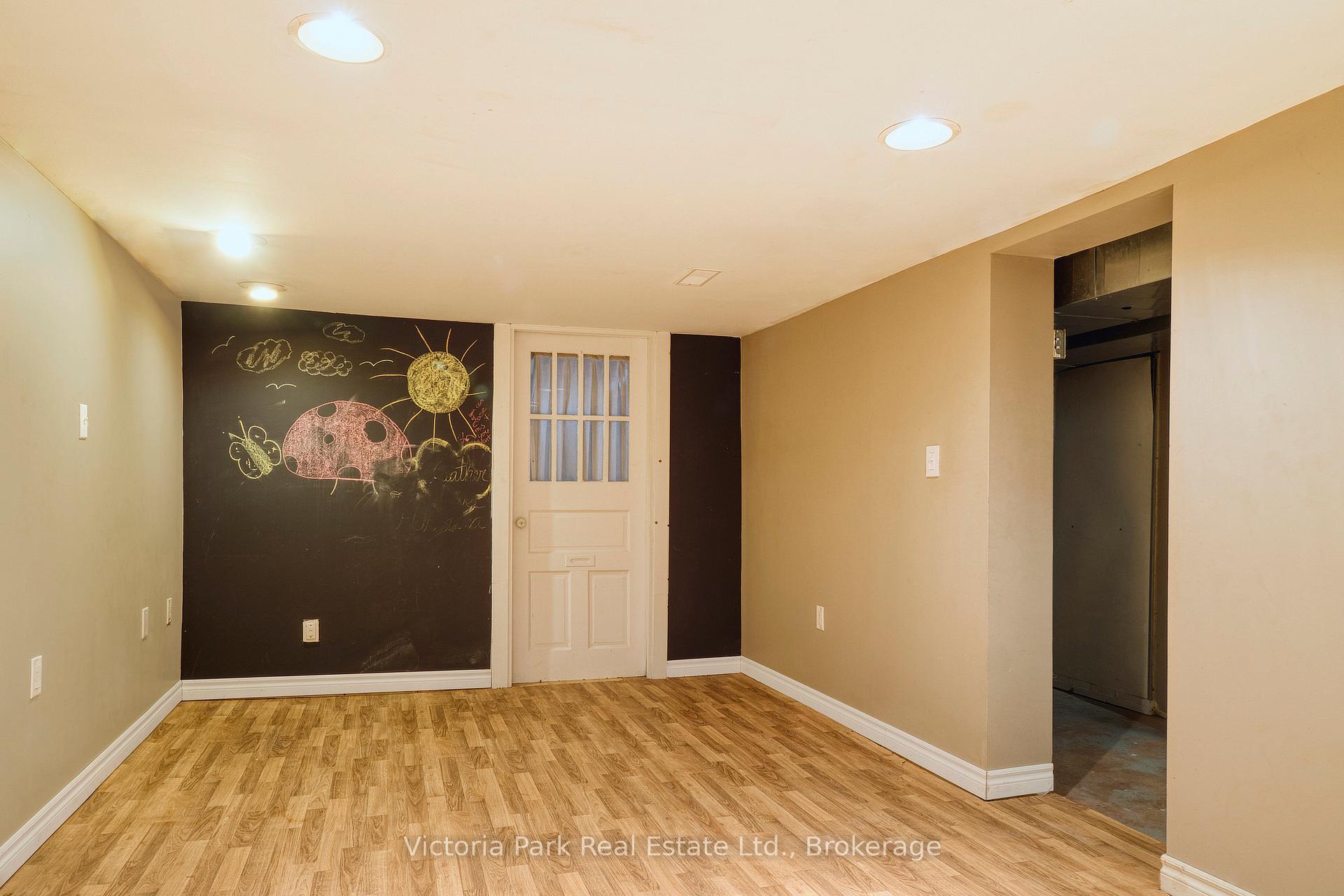 Photo 36 of 707 Rockway Drive, Kitchener — HOMEH