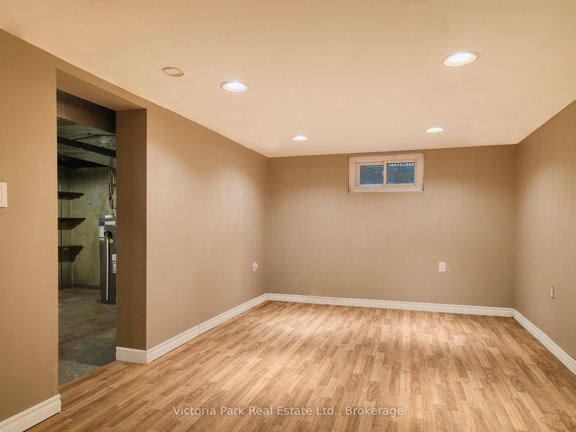 Photo 37 of 707 Rockway Drive, Kitchener — HOMEH