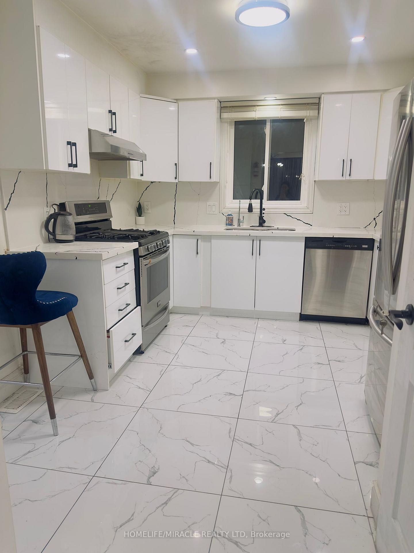 Photo 10 of Unit Upper, 37 Juanita Drive, Hamilton, Westcliffe — HOMEH