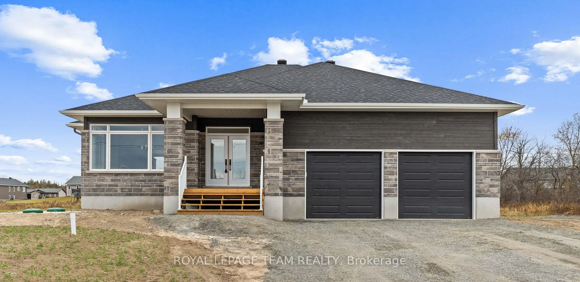 Photo 2 of 62 Hogan Drive, McNab/Braeside, Mcnab/Braeside Twps — HOMEH