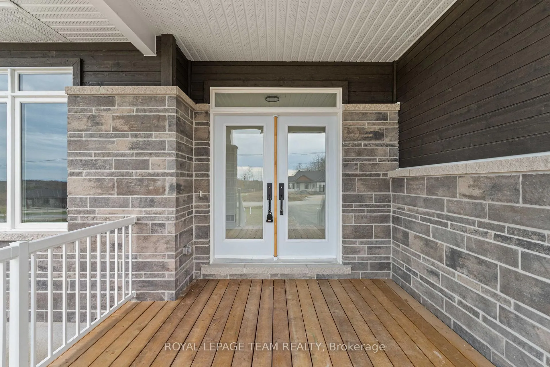 Photo 4 of 62 Hogan Drive, McNab/Braeside, Mcnab/Braeside Twps — HOMEH