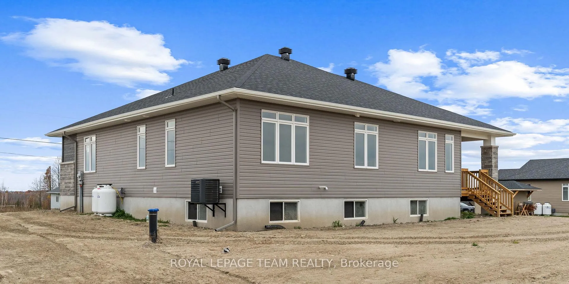 Photo 37 of 62 Hogan Drive, McNab/Braeside, Mcnab/Braeside Twps — HOMEH