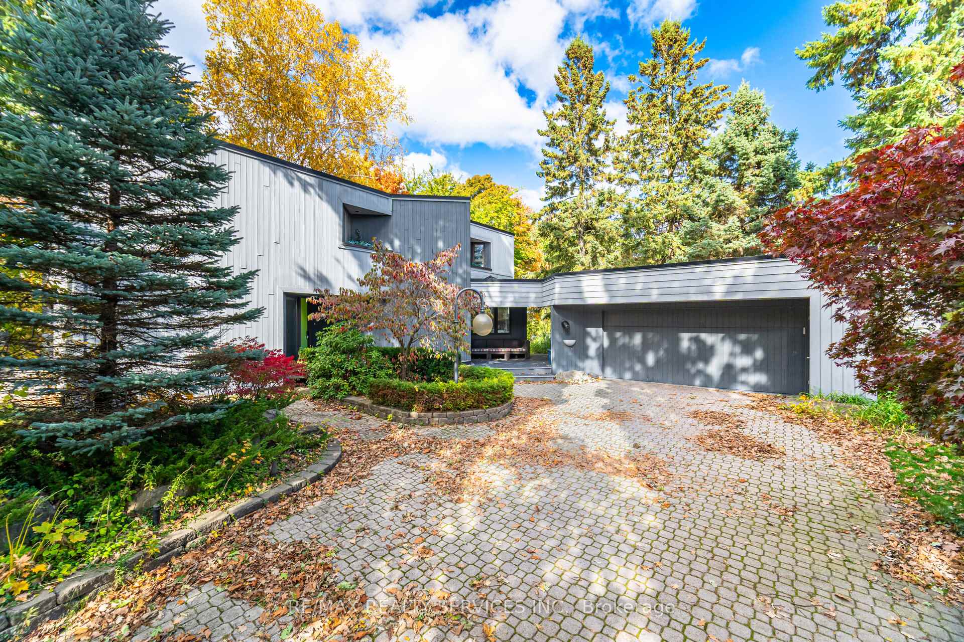 Front of 4296 Village Park Drive
