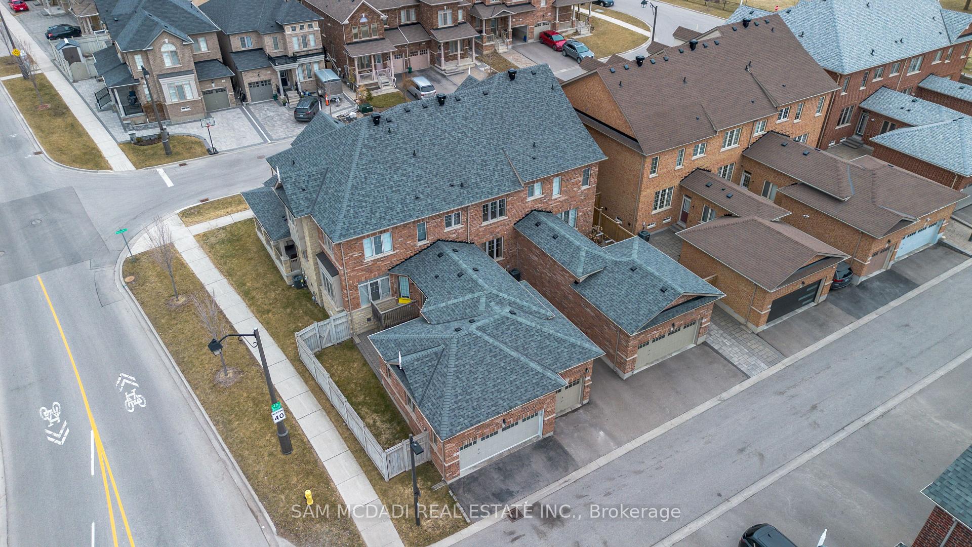 Photo 11 of 3 Henry Bauer Avenue, Markham, Berczy — HOMEH