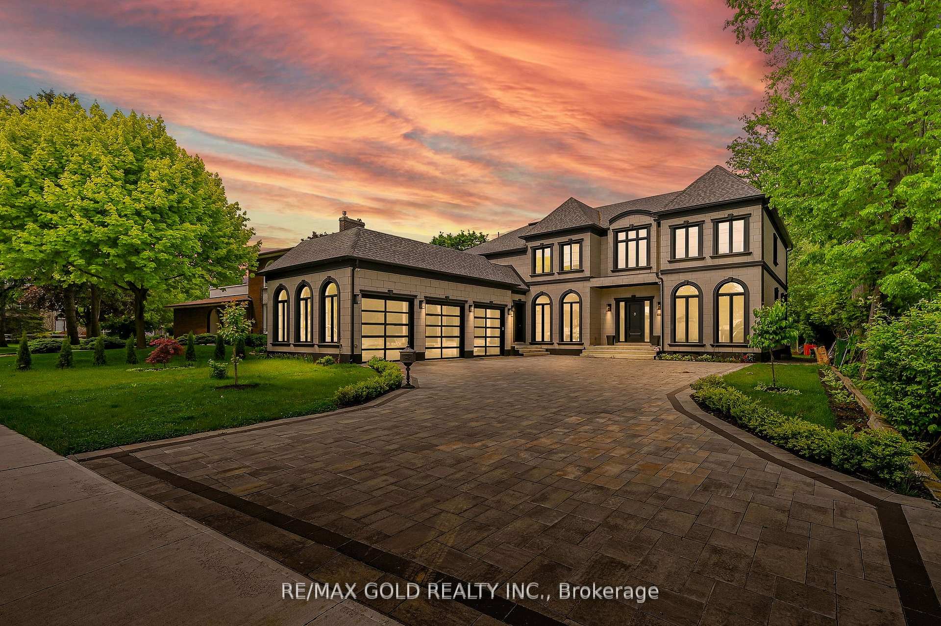 Photo 1 of 48 Sylvadene Parkway, Vaughan, East Woodbridge — HOMEH