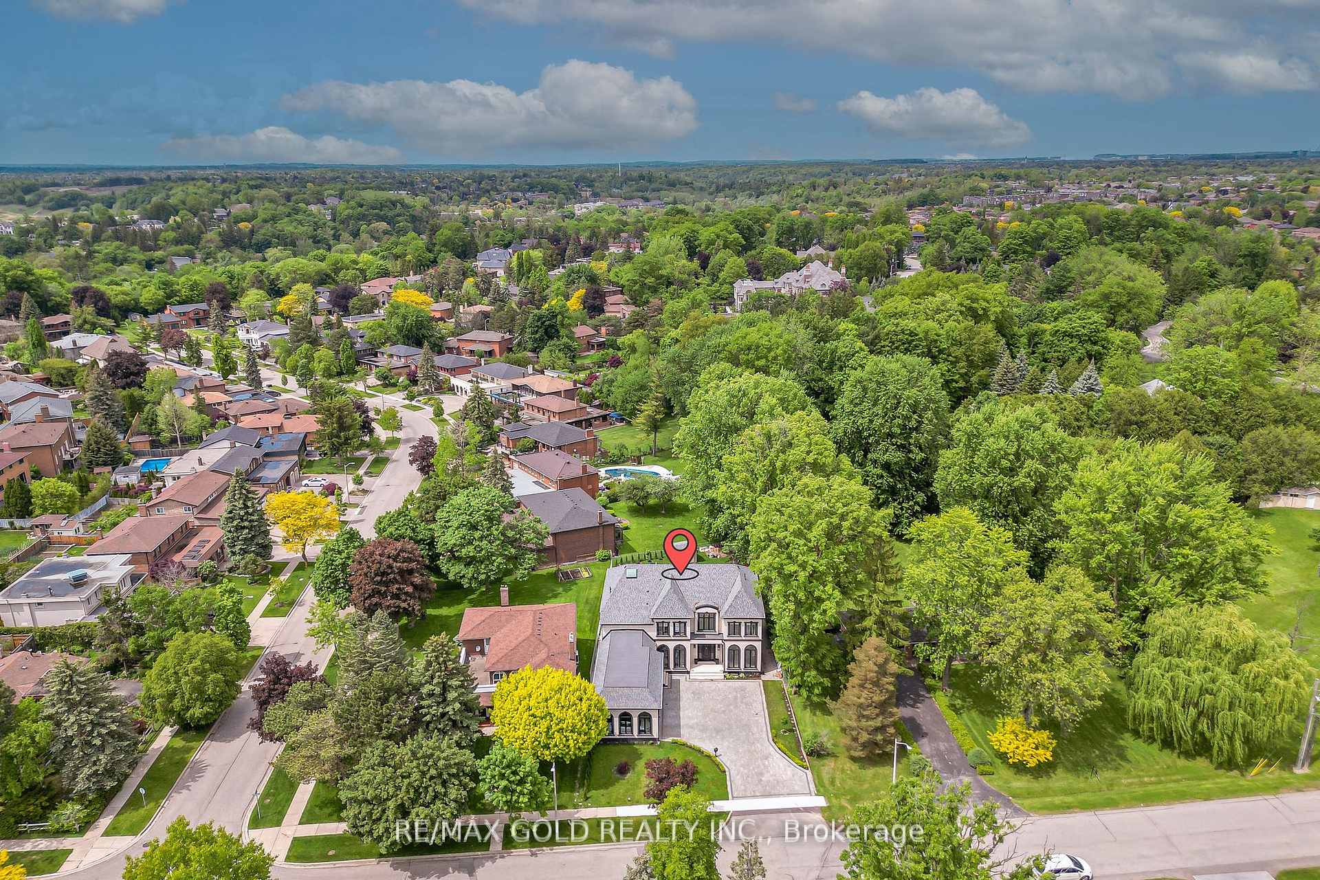 Photo 4 of 48 Sylvadene Parkway, Vaughan, East Woodbridge — HOMEH