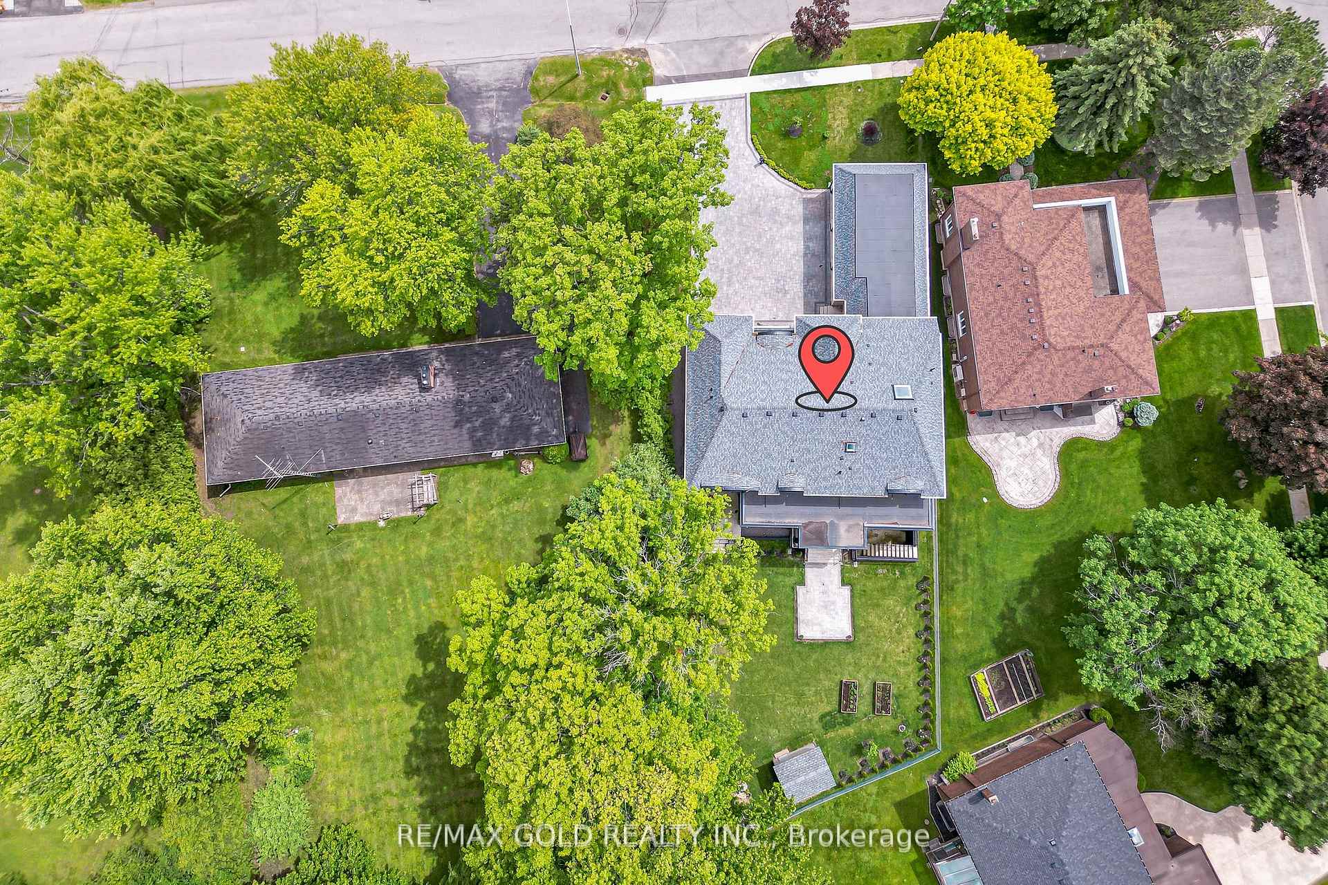 Photo 3 of 48 Sylvadene Parkway, Vaughan, East Woodbridge — HOMEH