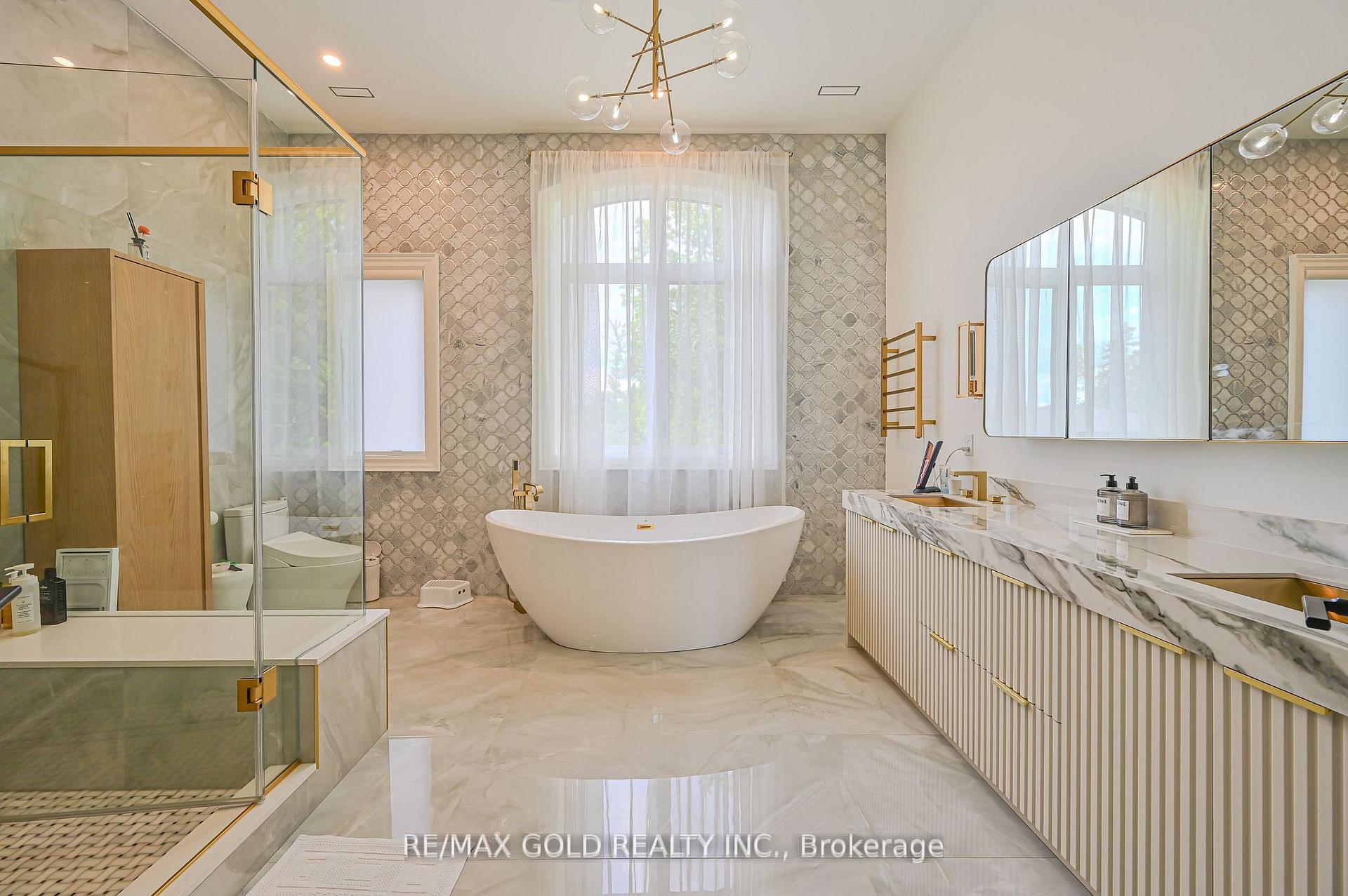 Photo 24 of 48 Sylvadene Parkway, Vaughan, East Woodbridge — HOMEH