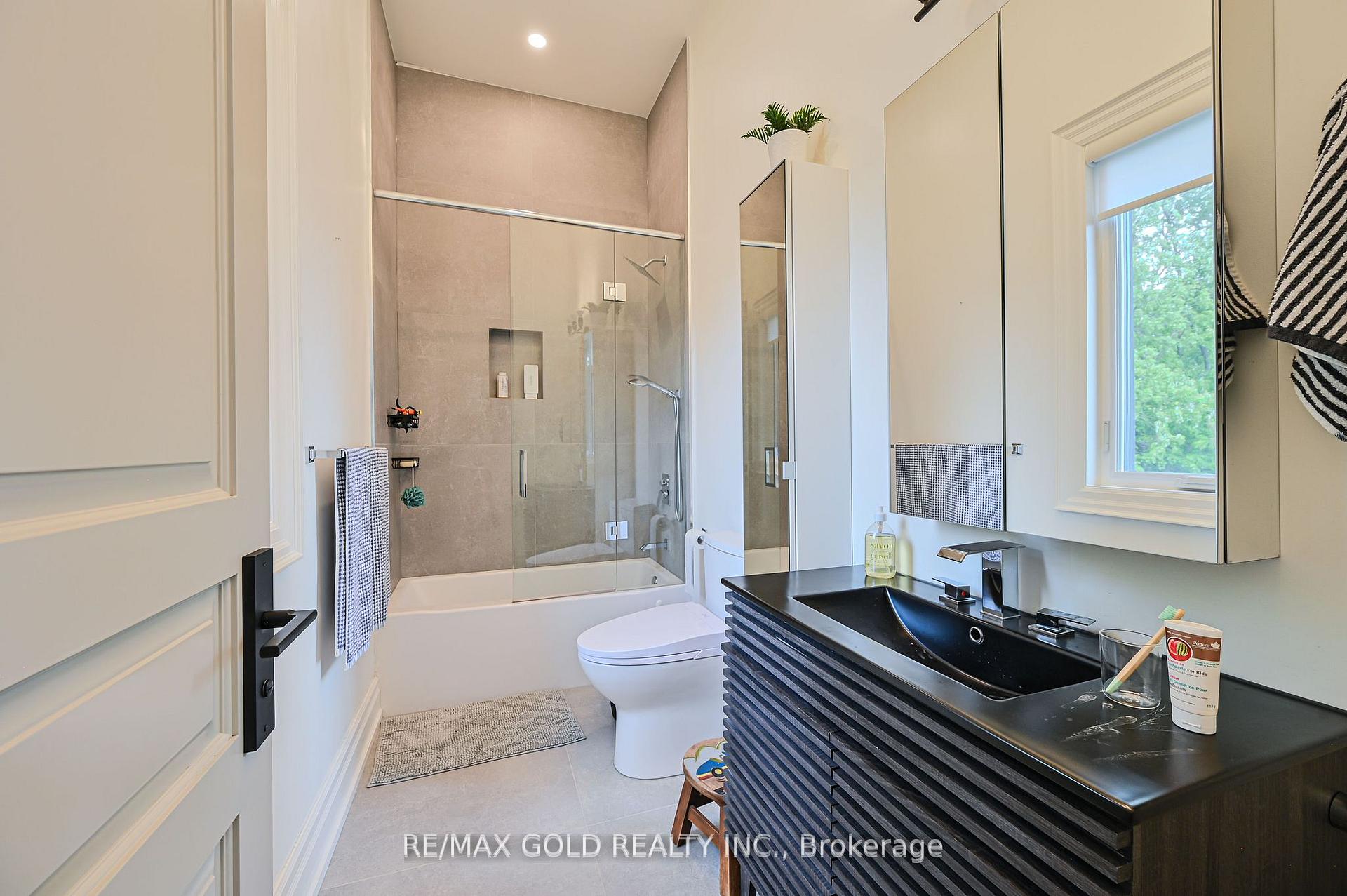 Photo 28 of 48 Sylvadene Parkway, Vaughan, East Woodbridge — HOMEH