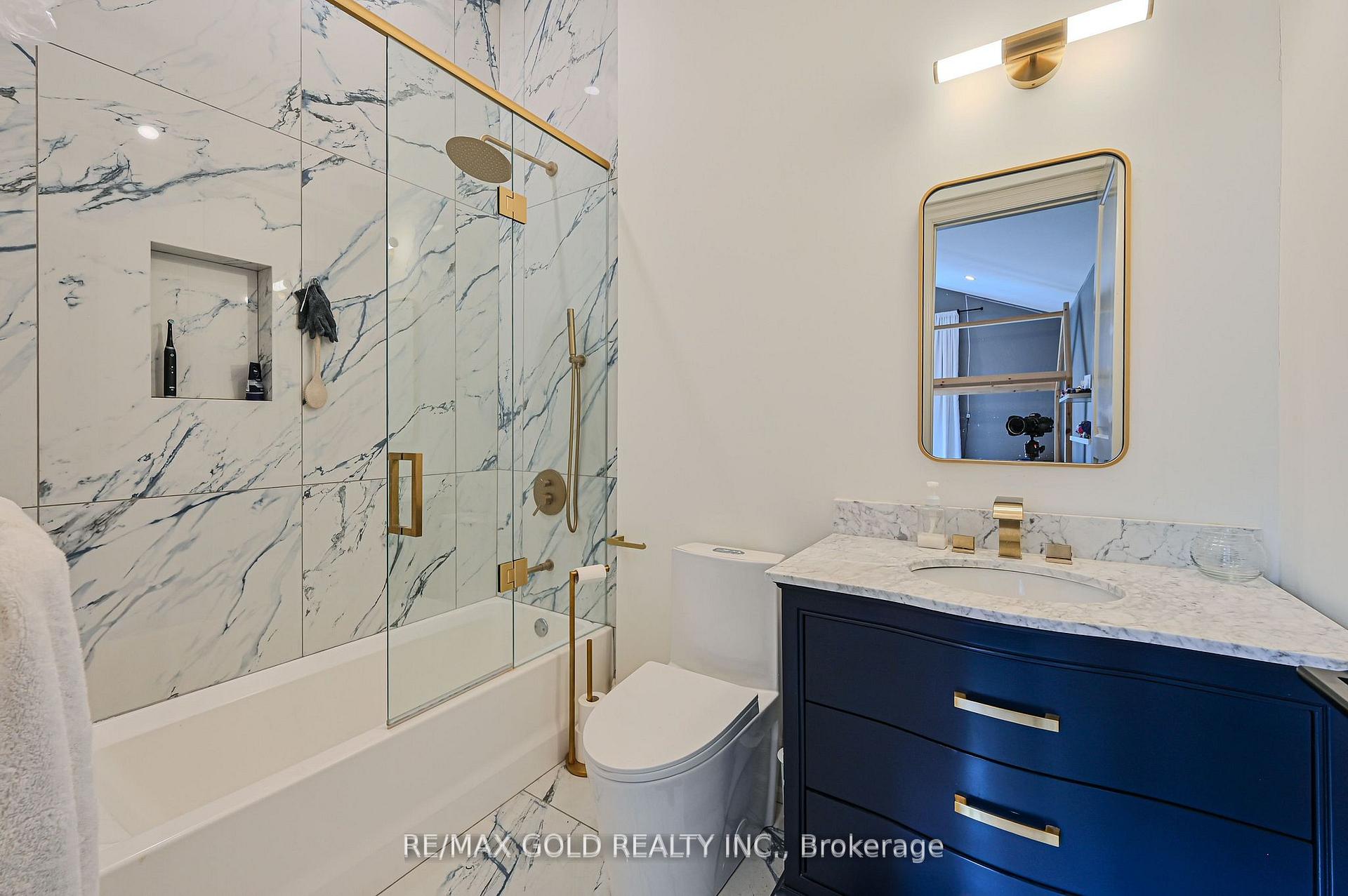 Photo 23 of 48 Sylvadene Parkway, Vaughan, East Woodbridge — HOMEH