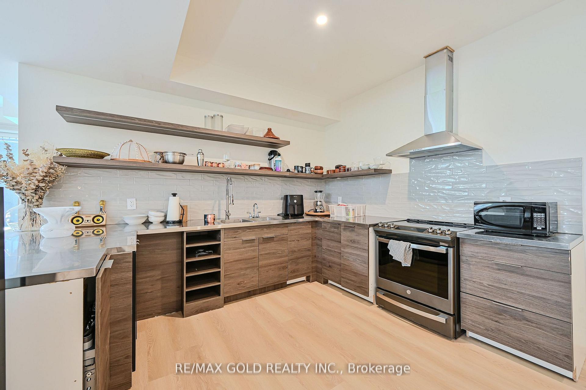 Photo 36 of 48 Sylvadene Parkway, Vaughan, East Woodbridge — HOMEH