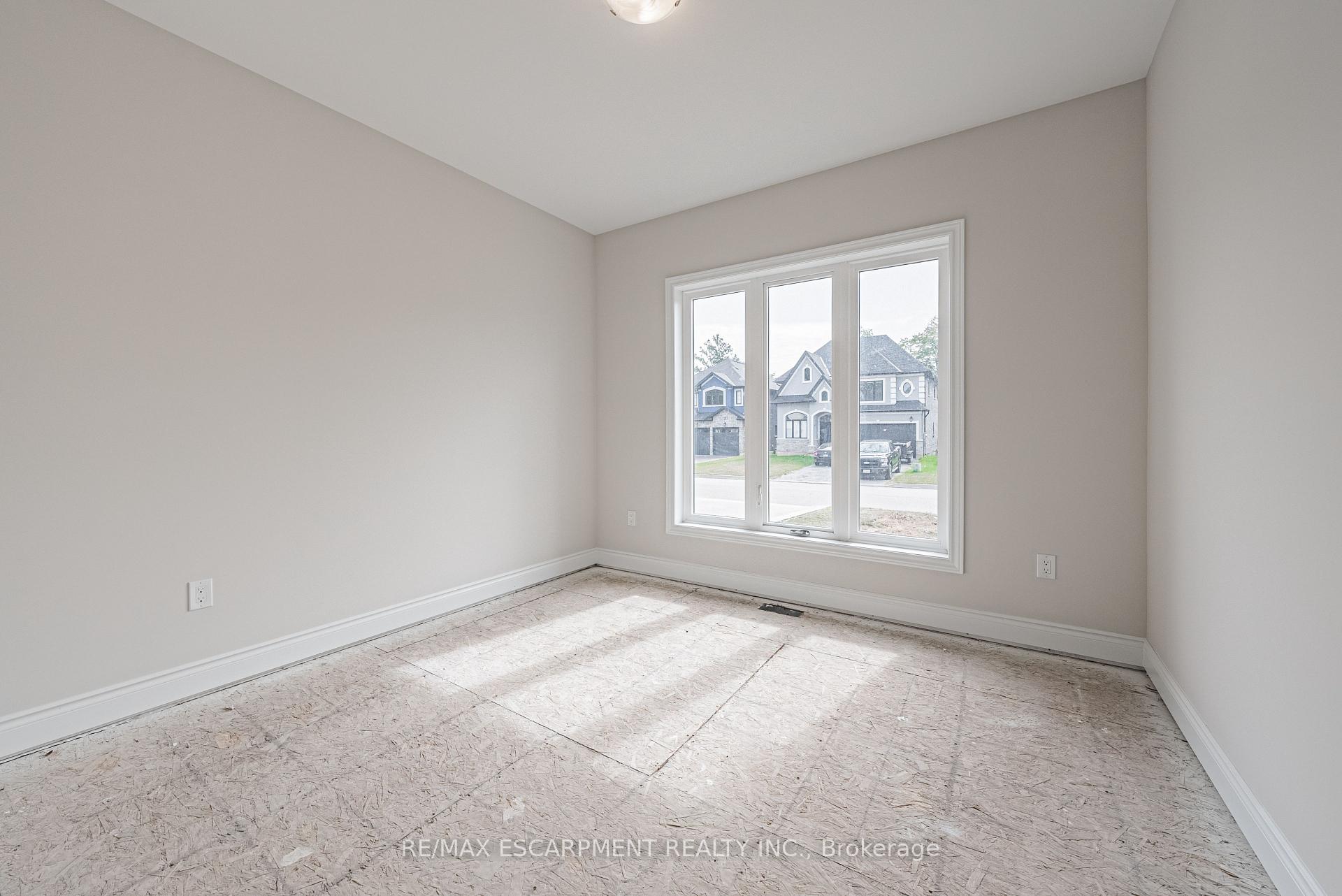 Photo 21 of 60 Cesar Place, Hamilton, Ancaster — HOMEH
