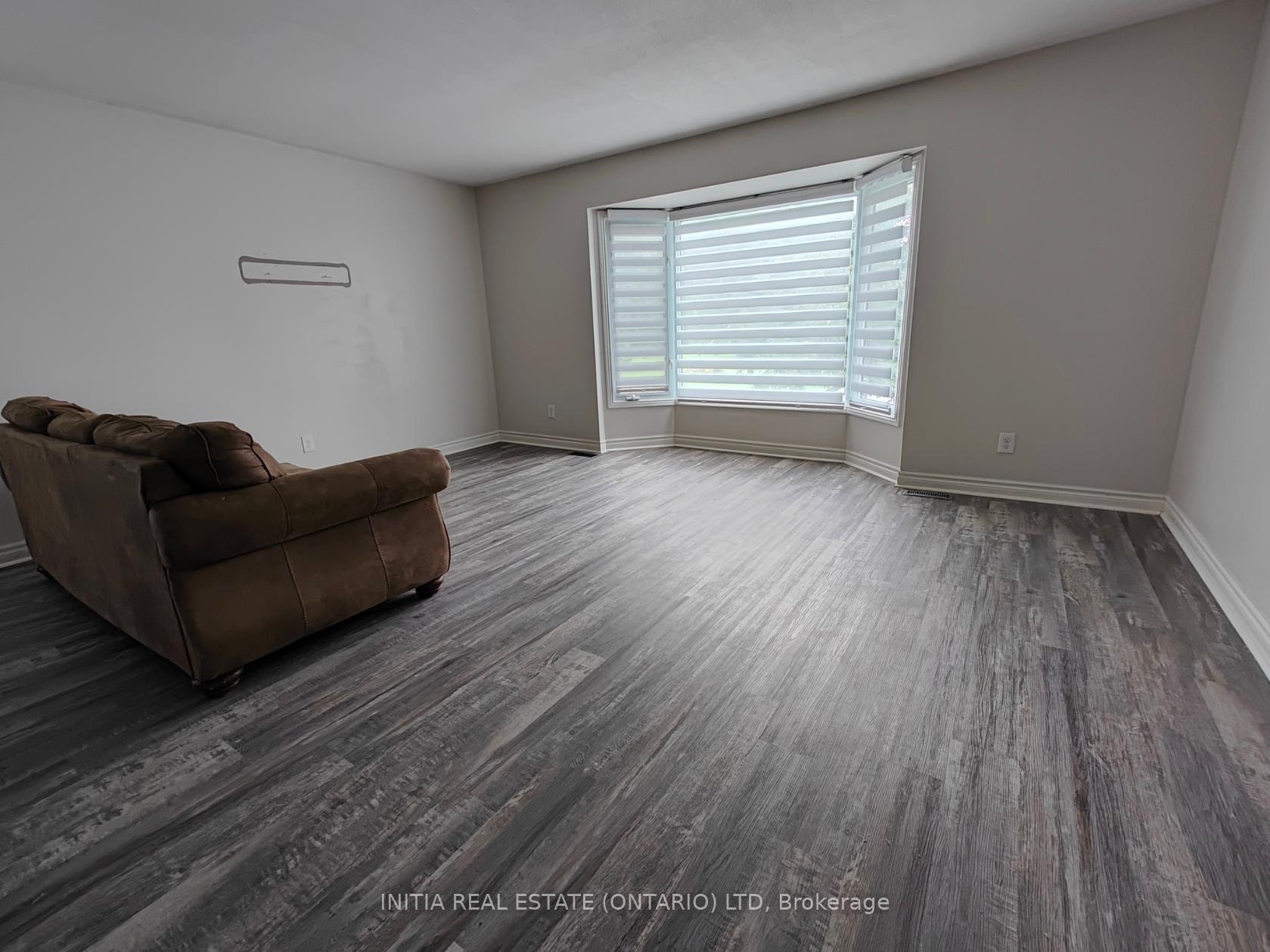 Photo 7 of 152 Wellington Street, Lucan Biddulph, Lucan — HOMEH
