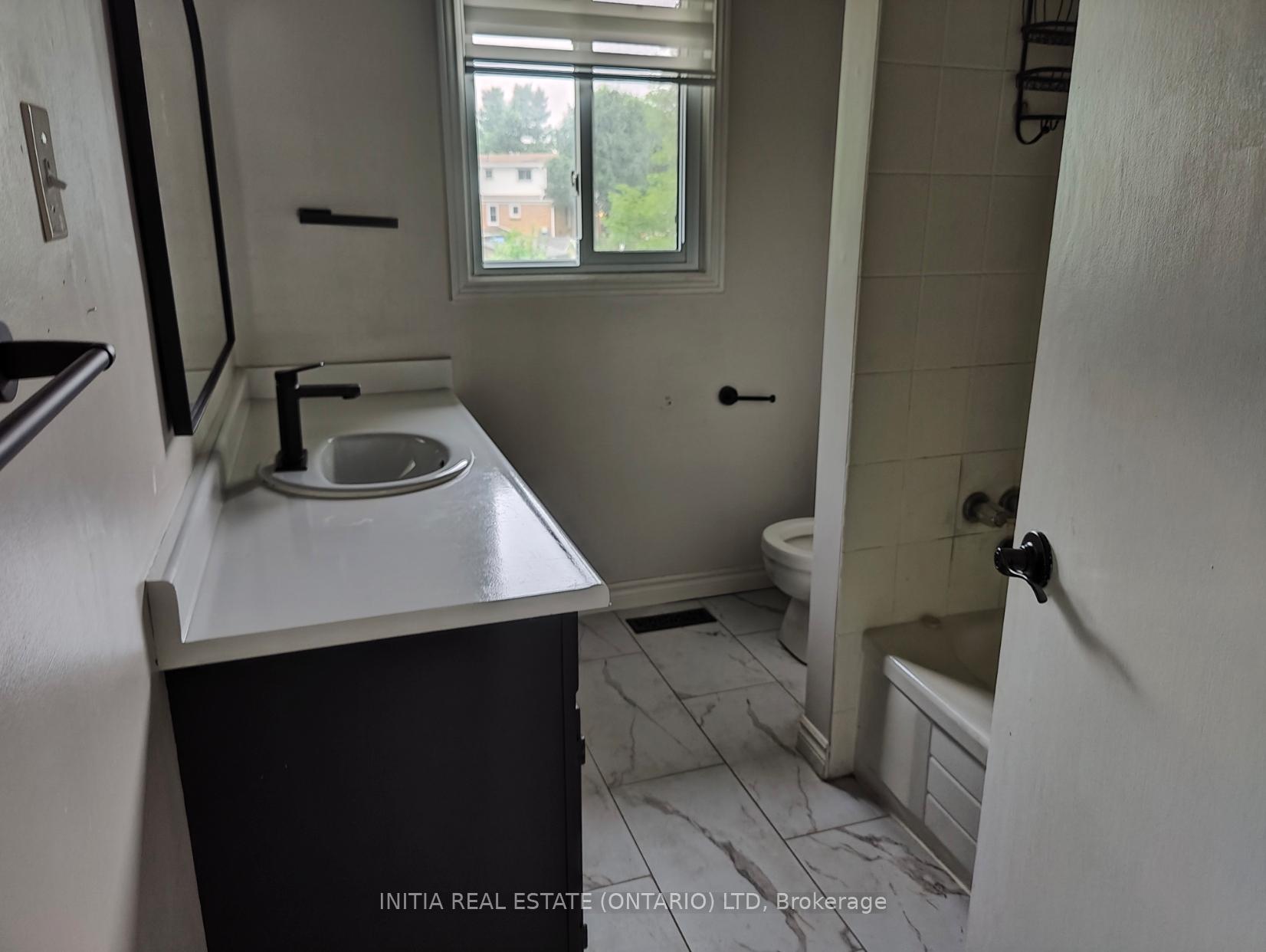 Photo 16 of 152 Wellington Street, Lucan Biddulph, Lucan — HOMEH