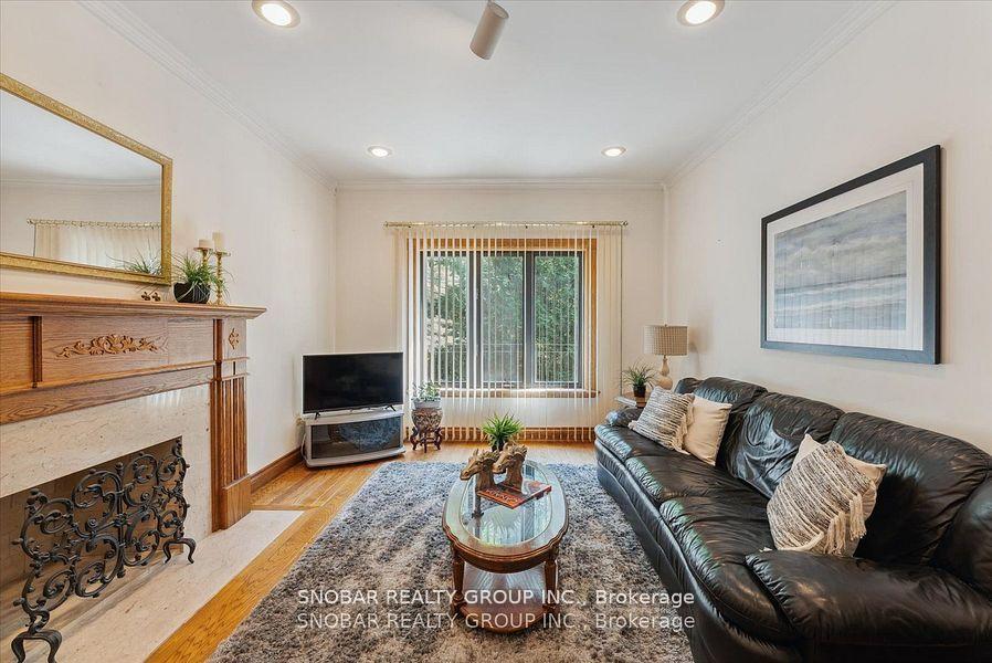 Photo 13 of 5 Weston Wood Road, Etobicoke, Humber Heights — HOMEH