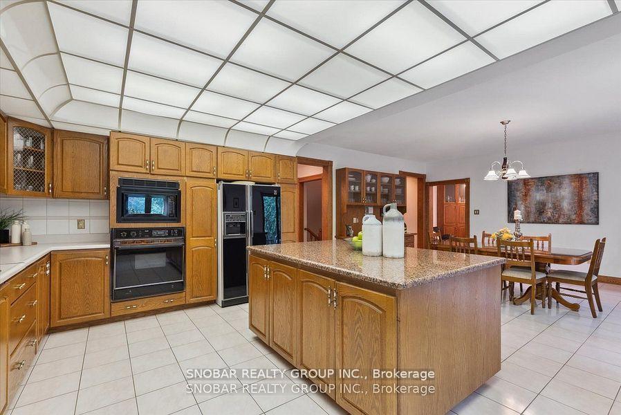 Photo 8 of 5 Weston Wood Road, Etobicoke, Humber Heights — HOMEH