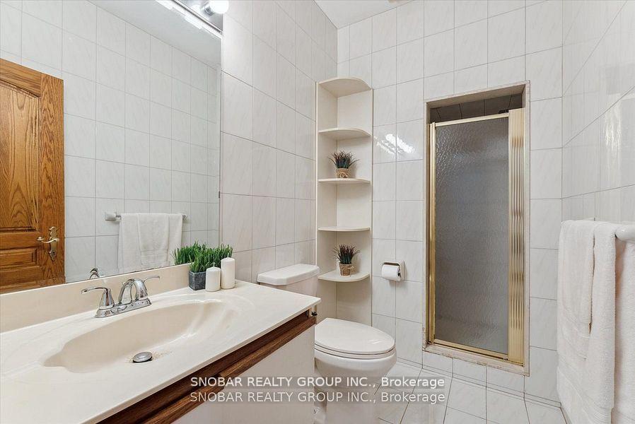 Photo 20 of 5 Weston Wood Road, Etobicoke, Humber Heights — HOMEH