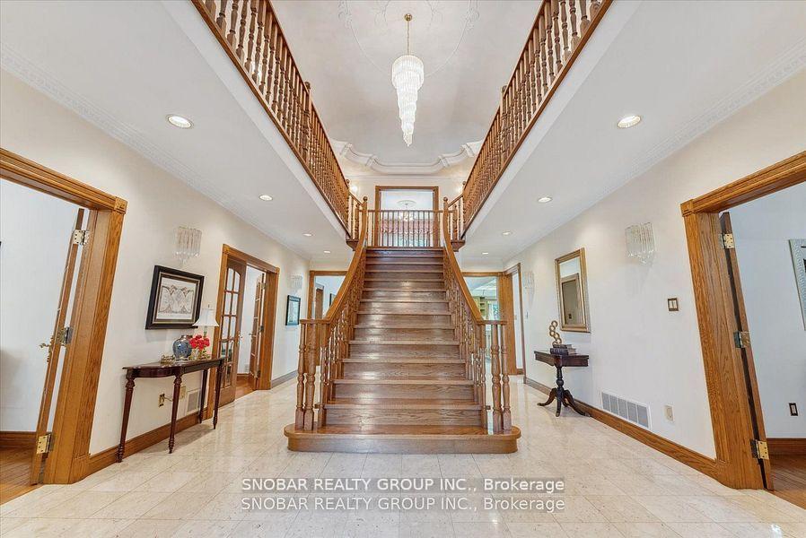 Photo 11 of 5 Weston Wood Road, Etobicoke, Humber Heights — HOMEH