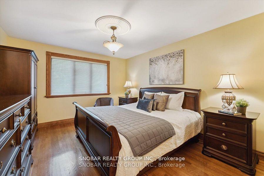 Photo 36 of 5 Weston Wood Road, Etobicoke, Humber Heights — HOMEH