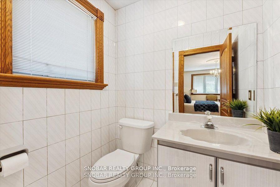 Photo 14 of 5 Weston Wood Road, Etobicoke, Humber Heights — HOMEH