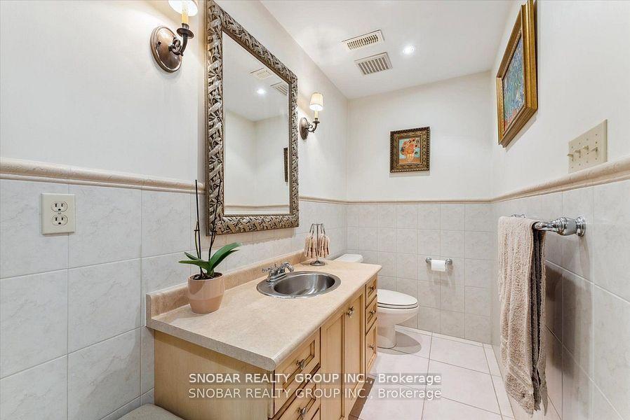Photo 19 of 5 Weston Wood Road, Etobicoke, Humber Heights — HOMEH