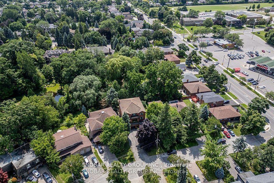 Photo 37 of 5 Weston Wood Road, Etobicoke, Humber Heights — HOMEH