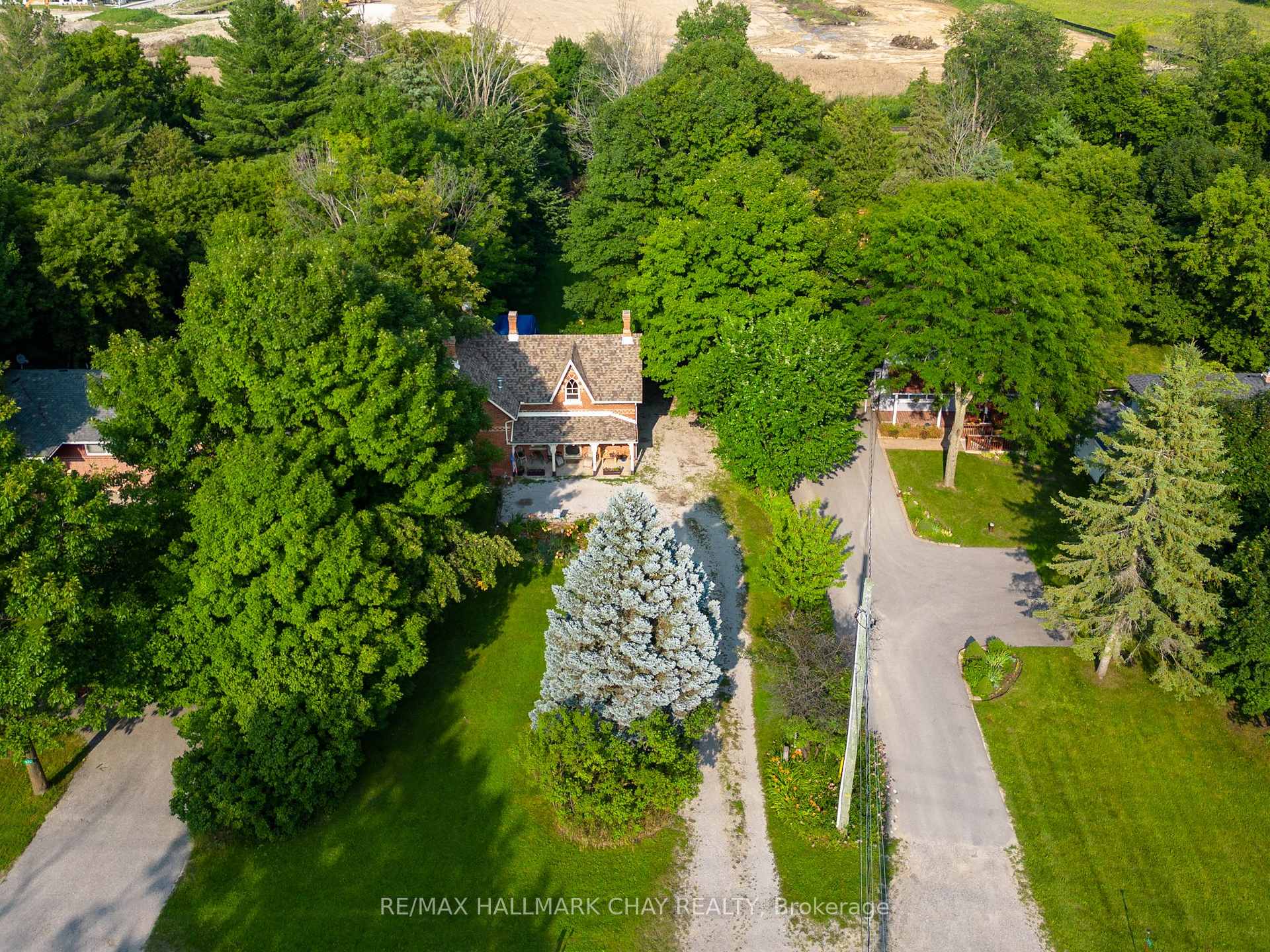 Photo 2 of 929 Yonge Street, Barrie, Rural Barrie Southeast — HOMEH