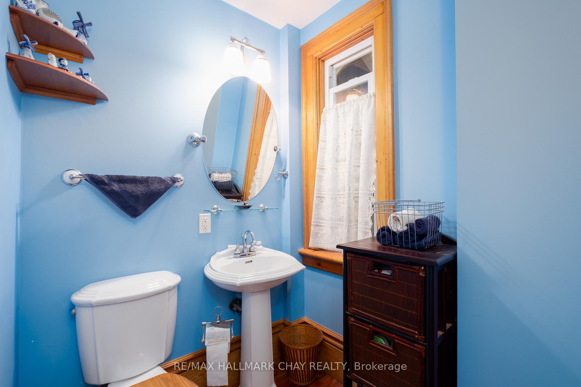 Photo 10 of 929 Yonge Street, Barrie, Rural Barrie Southeast — HOMEH