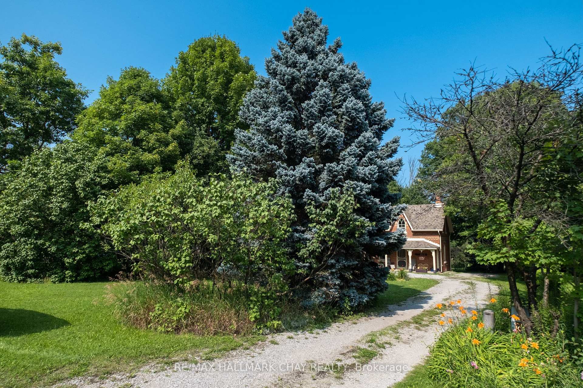Photo 12 of 929 Yonge Street, Barrie, Rural Barrie Southeast — HOMEH