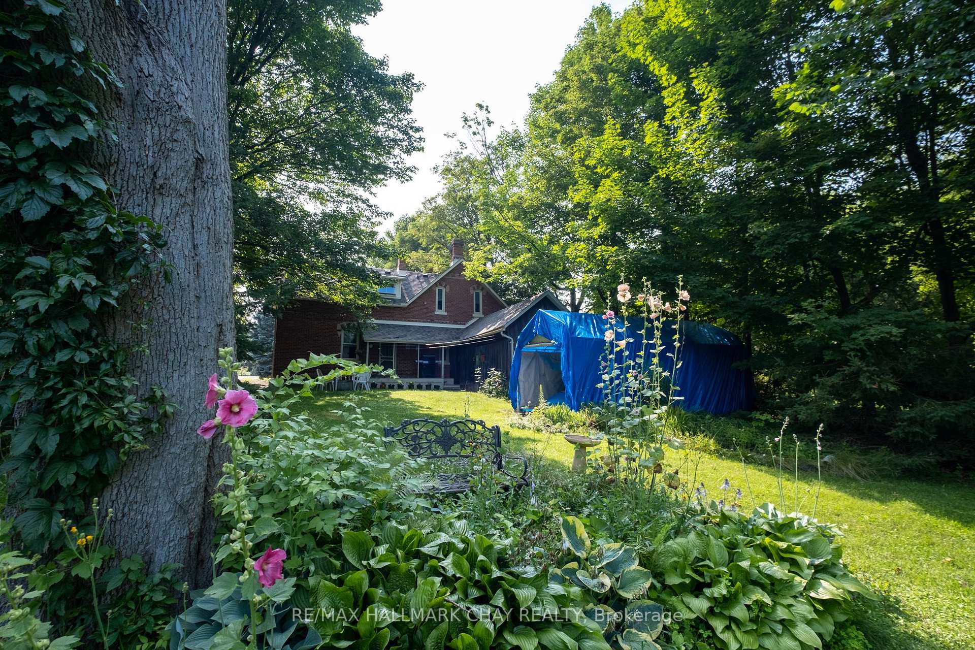 Photo 14 of 929 Yonge Street, Barrie, Rural Barrie Southeast — HOMEH